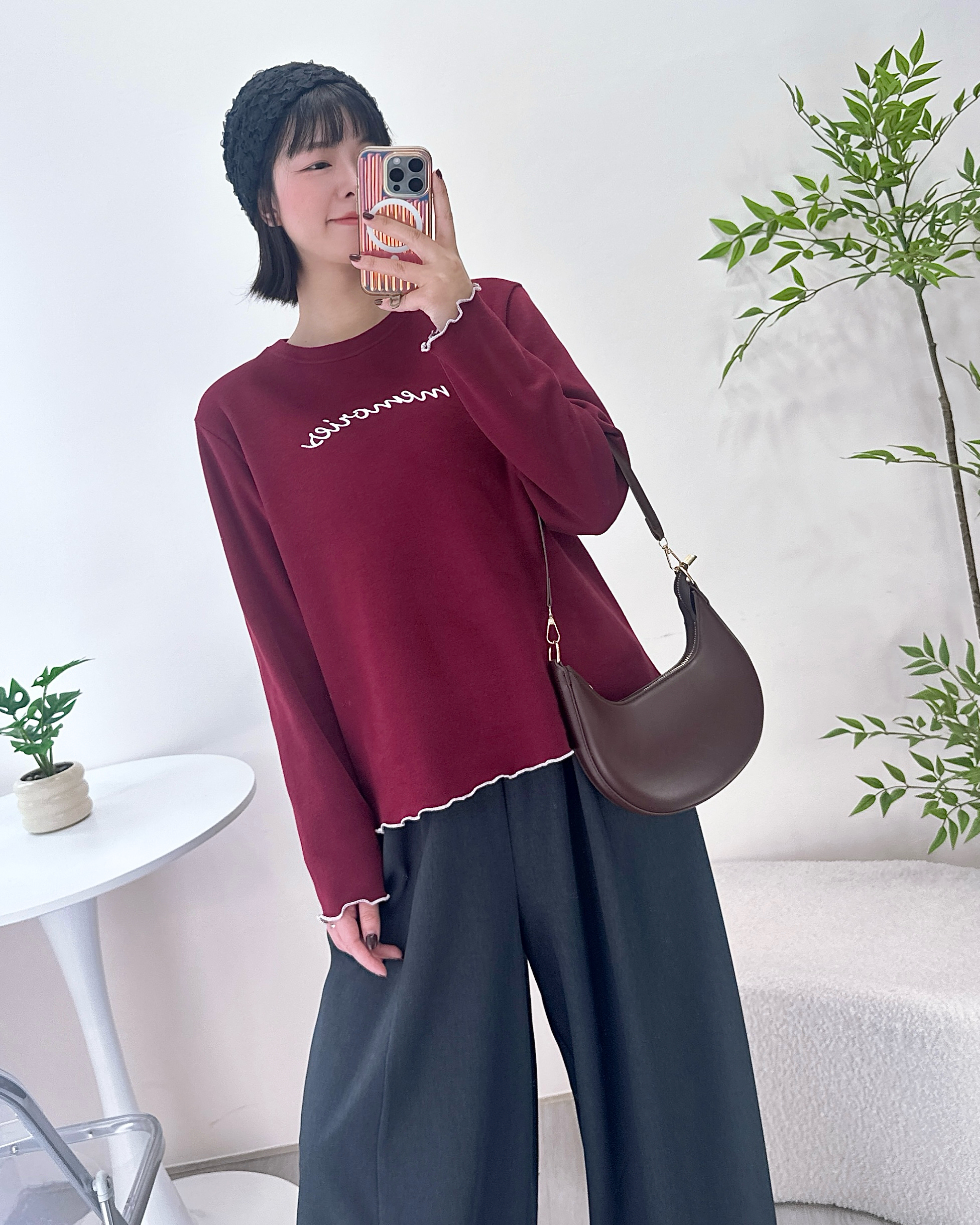 英字車花邊針織棉料上衣 2色