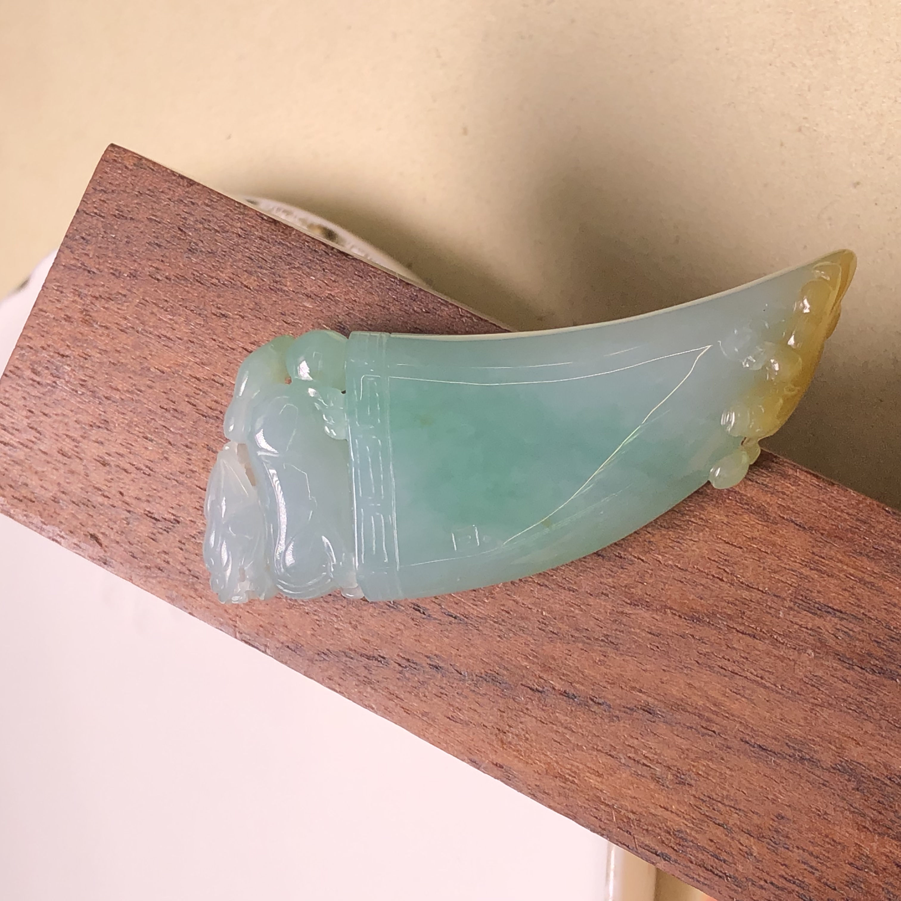 YK00295 翠色帶翡龍牙吊墜