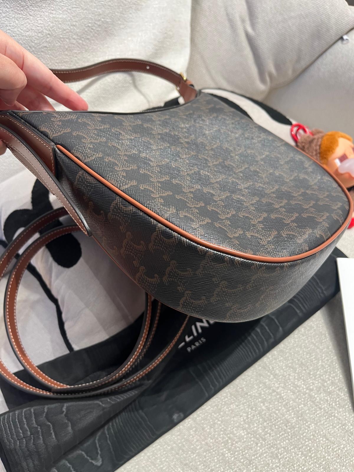 CELINE HELOISE HOBO 100%Authentic,98%new   ✅專門店收據✅2 Strap✅Dust bag 