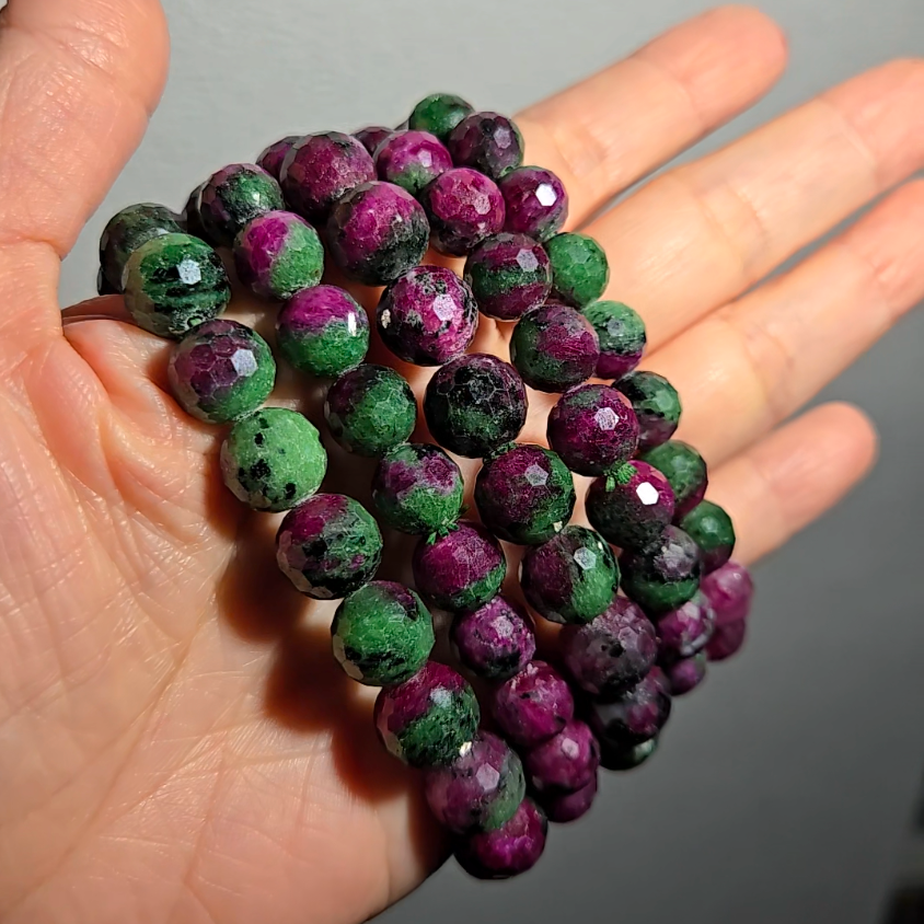 Faceted ruby zoisite bracelets with UV - JW79