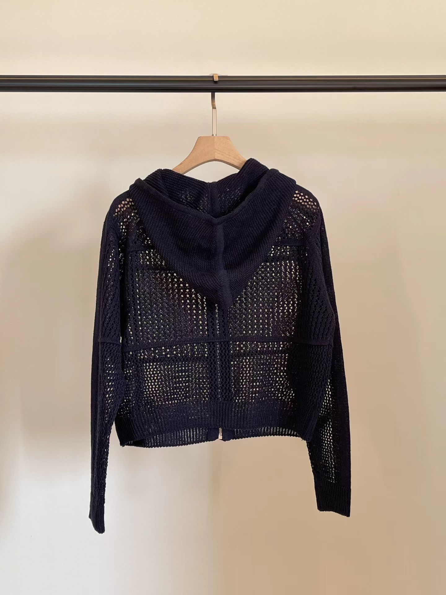 Knit zip outer