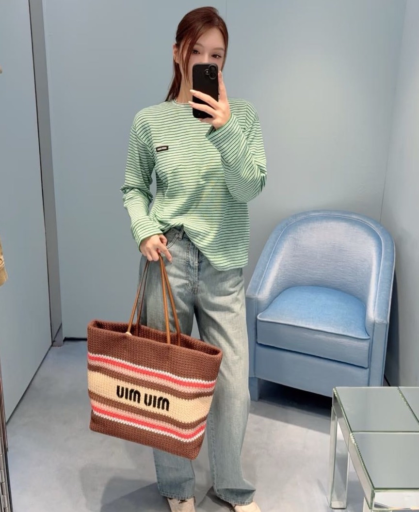 限時折扣 訂貨 ✈️ MiuMiu Woven Tote Bag Size 34x40x16cm