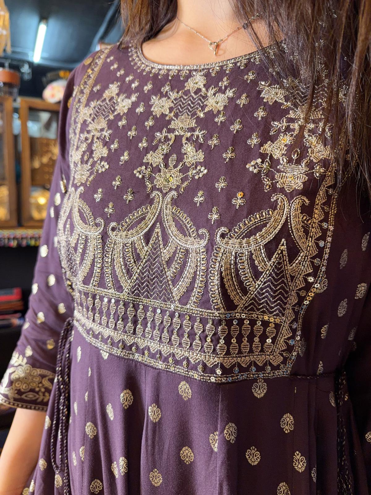 1619 Purple with Gold Emb. 16-cloth 4-Rope OP 49"