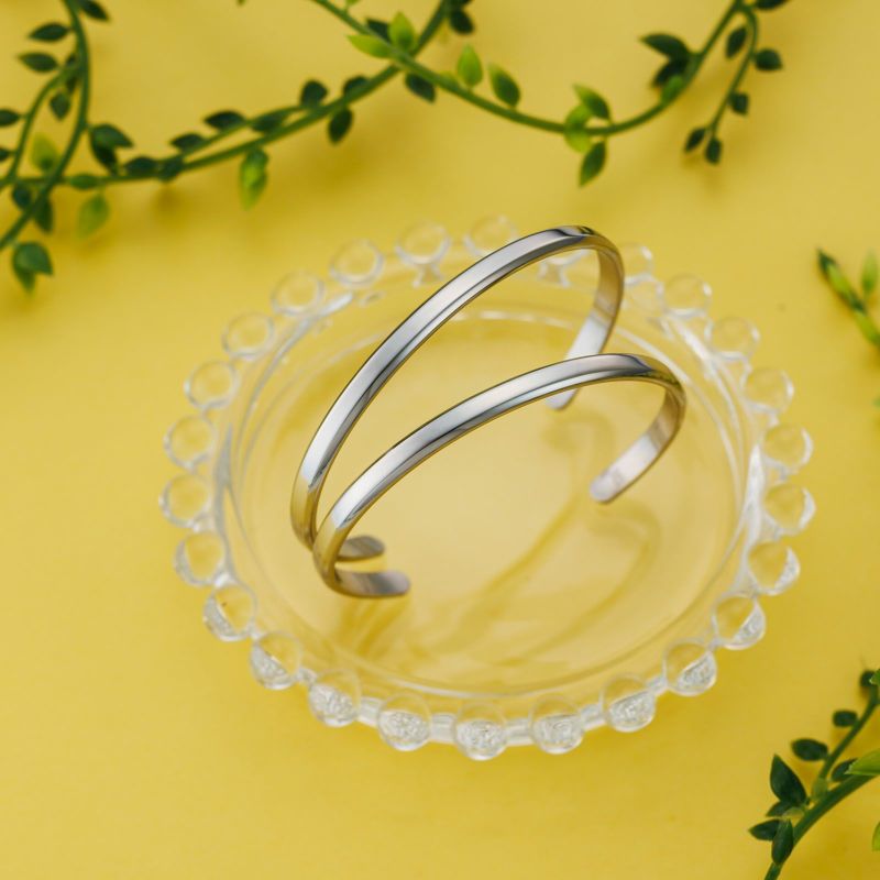 📦訂購 日本限定 White Clover 純色 手鐲 (一對)