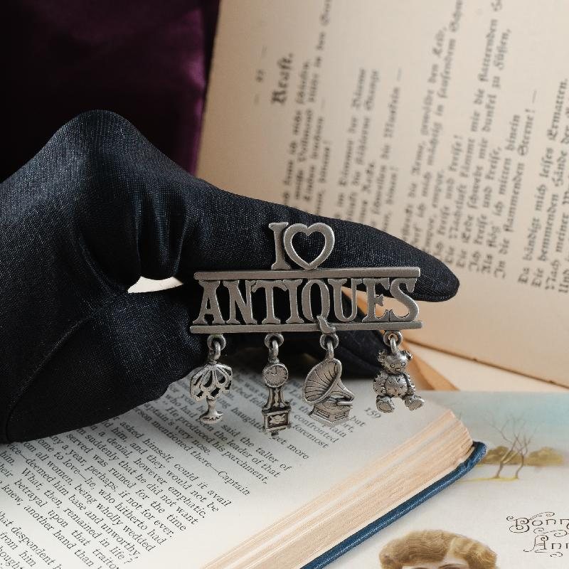 C.a. 1980s American JJ "I love Antique" Dangling Brooch (EA1084)