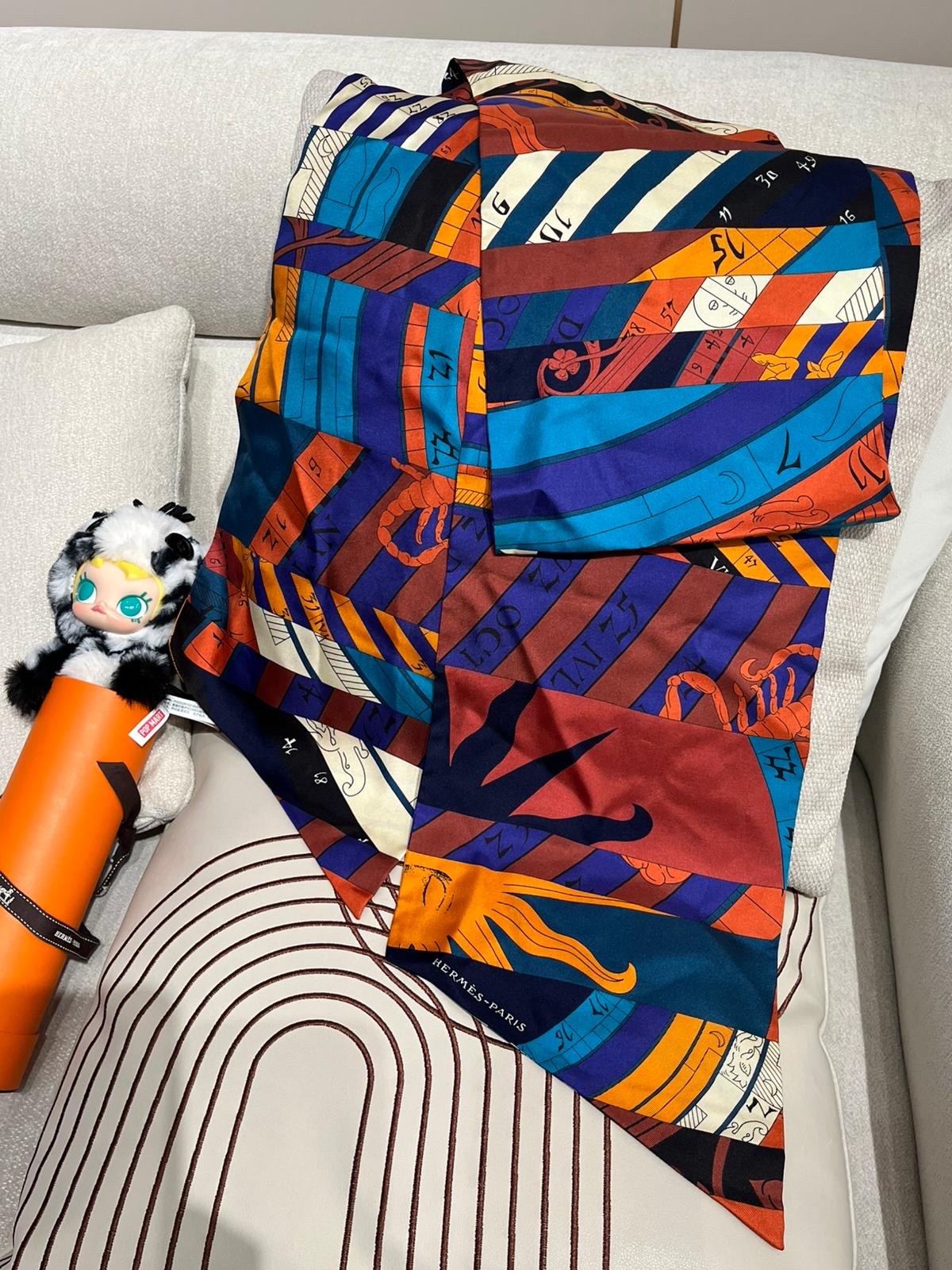 Hermes Maxi Twilly 100%Authentic, 98%New 