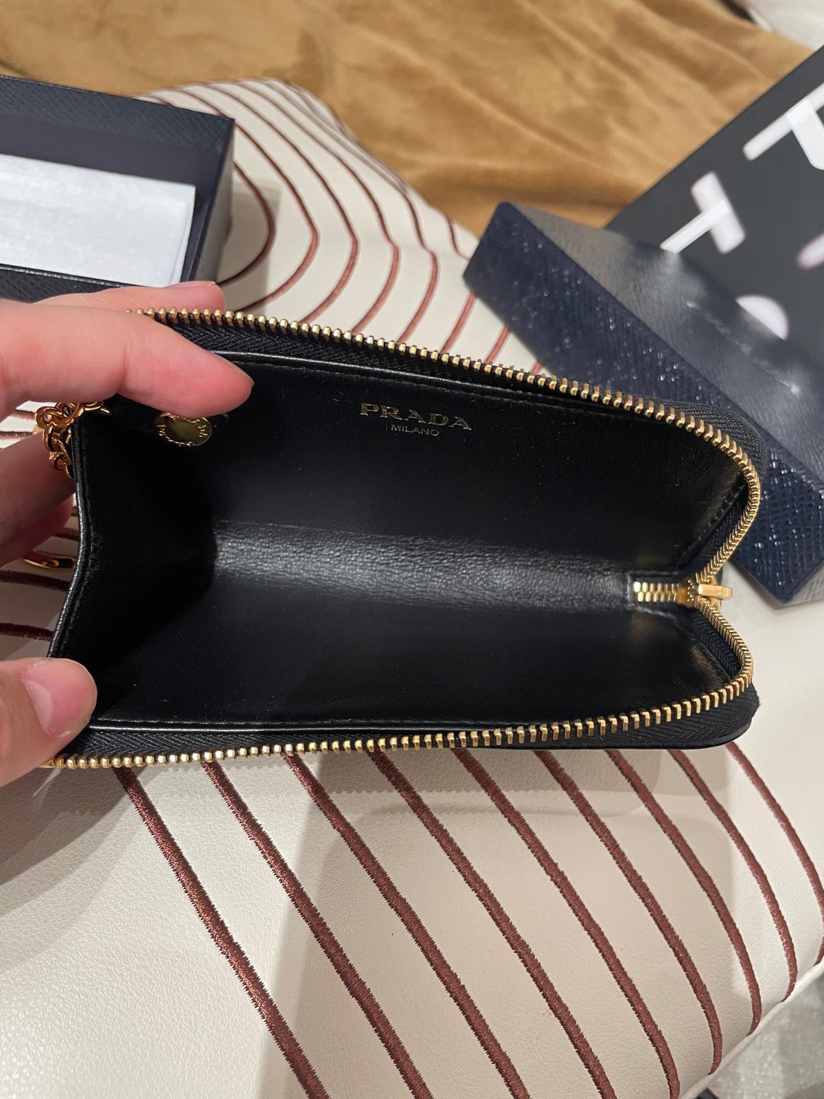未使用品 PRADA Key Holder Pouch Wallet 黑金牛皮 100%Authentic,unused ✅BOX