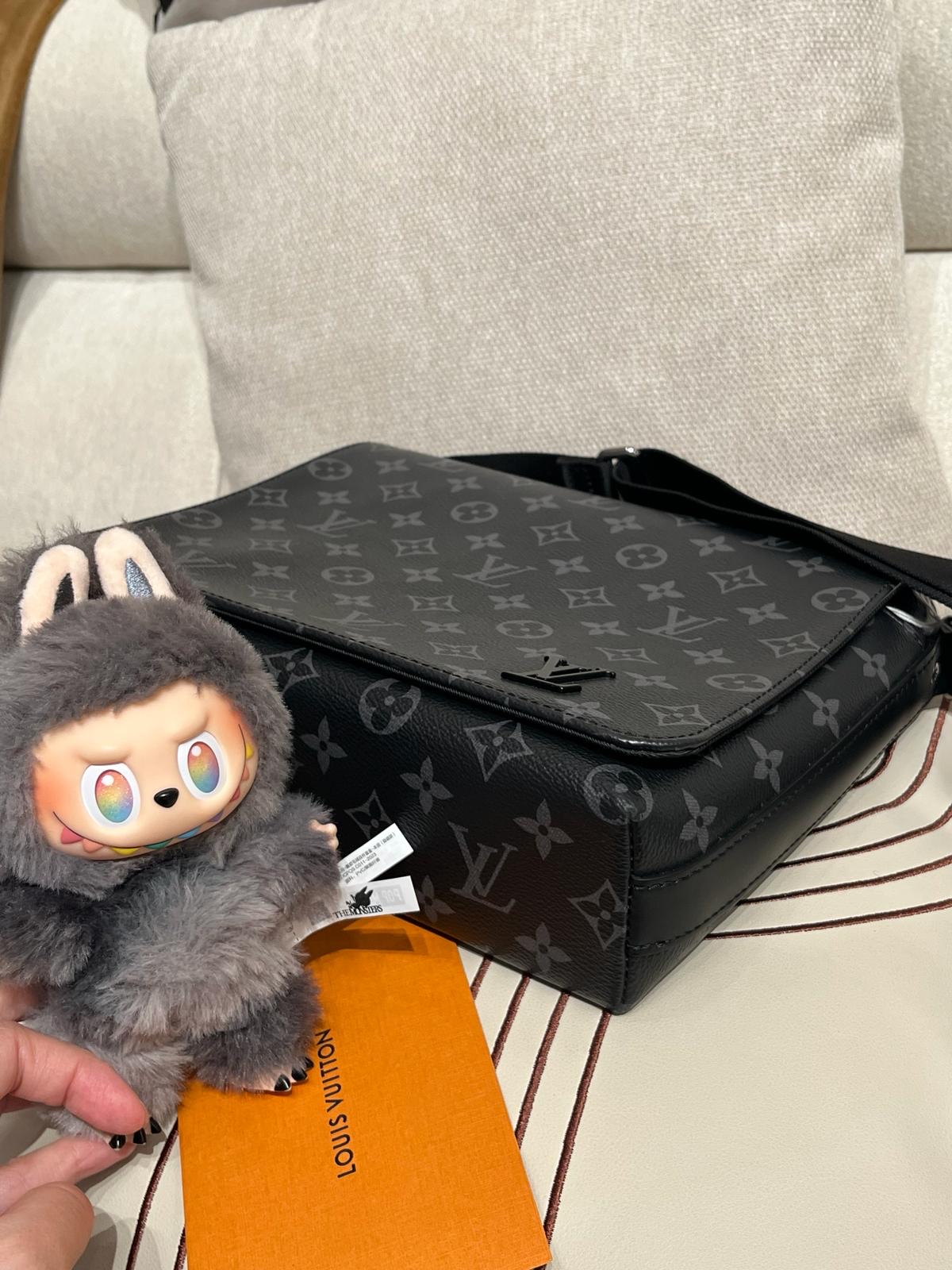 Lv DISTRICT PM Eclipse M45272 信差袋 crossbody bag 100%Authentic,98%new ✅專門店收據✅dust bag