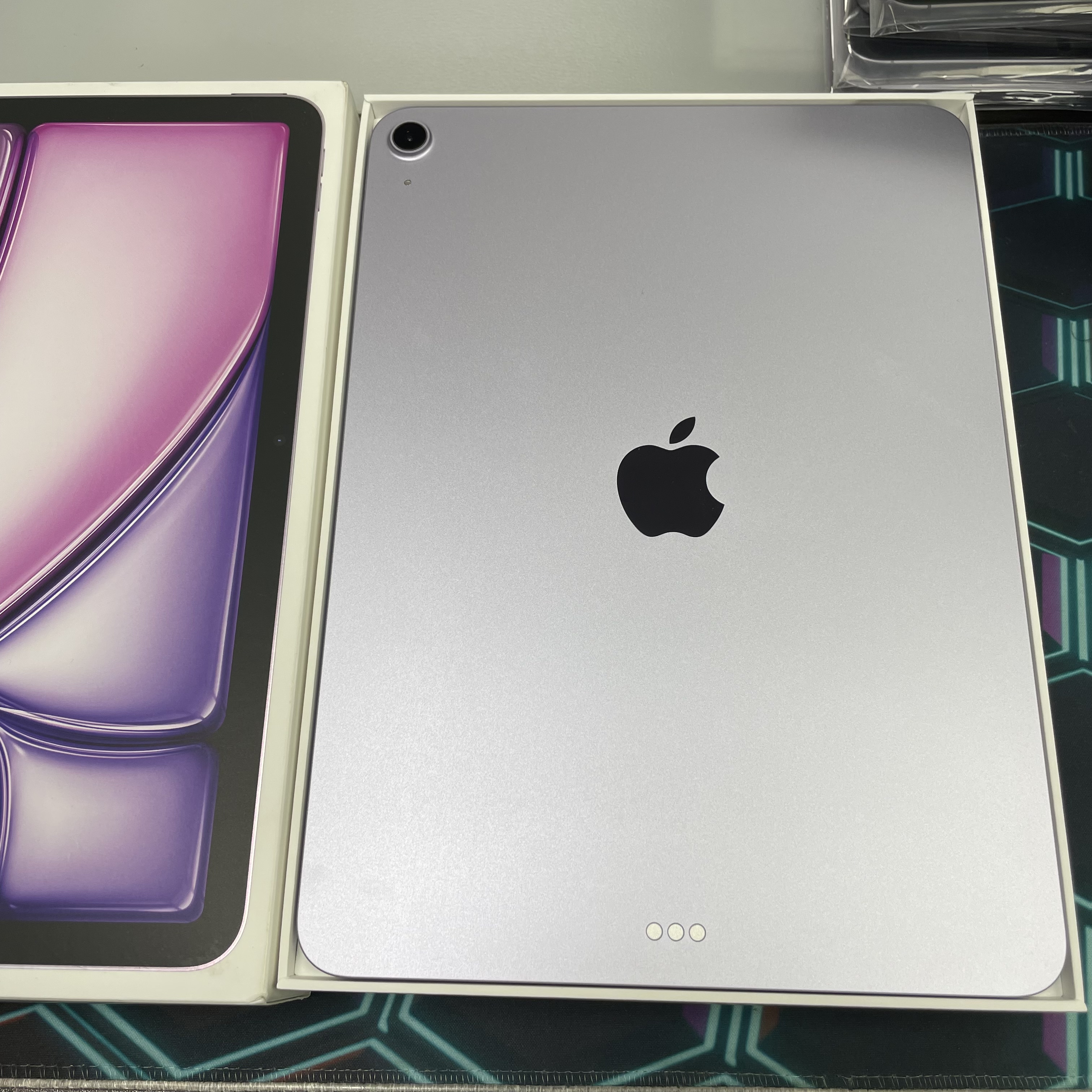 *8174100 iPad Air 8 11吋 M4 全新質素 128GB WIFI版 紫色 purple