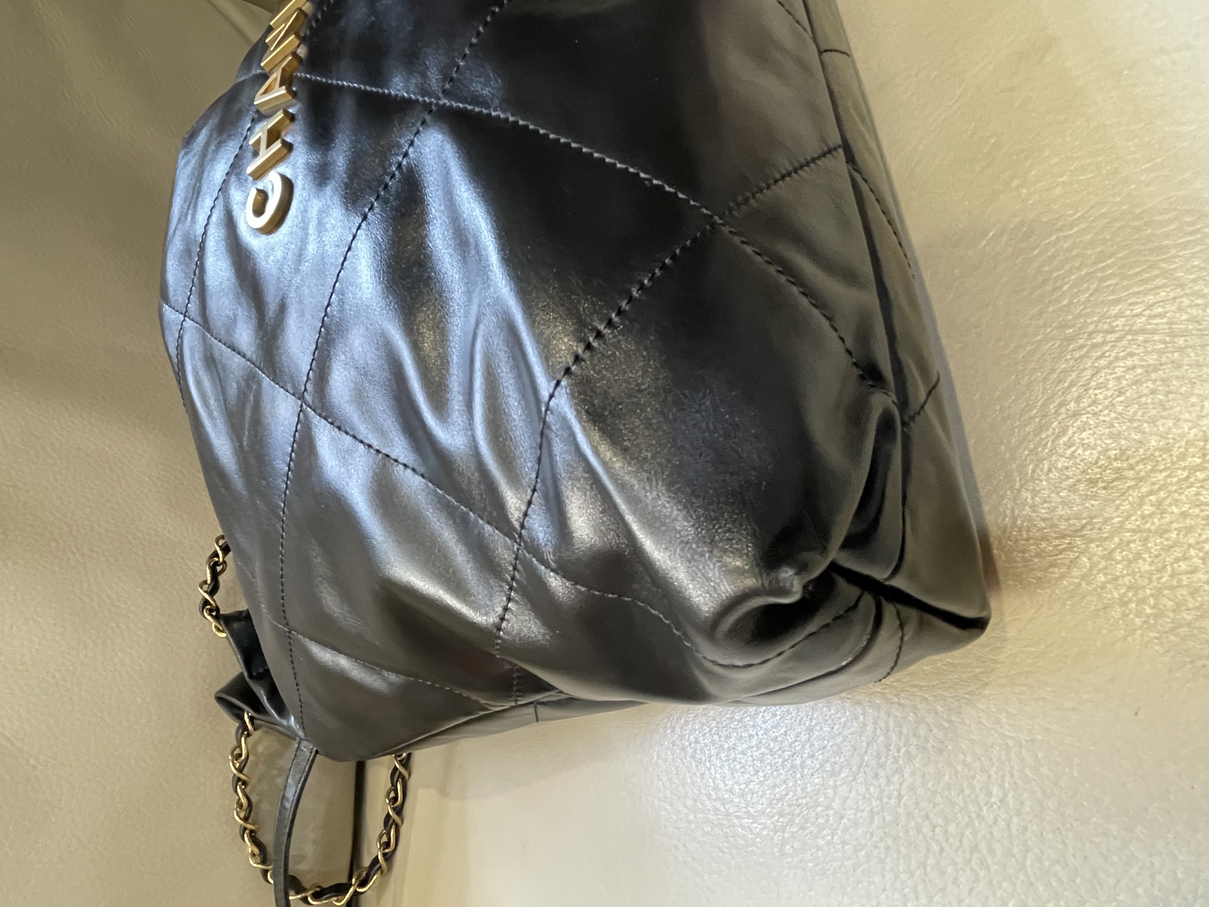 Pre-owned Chanel 22 bag / Product Code: 26031413