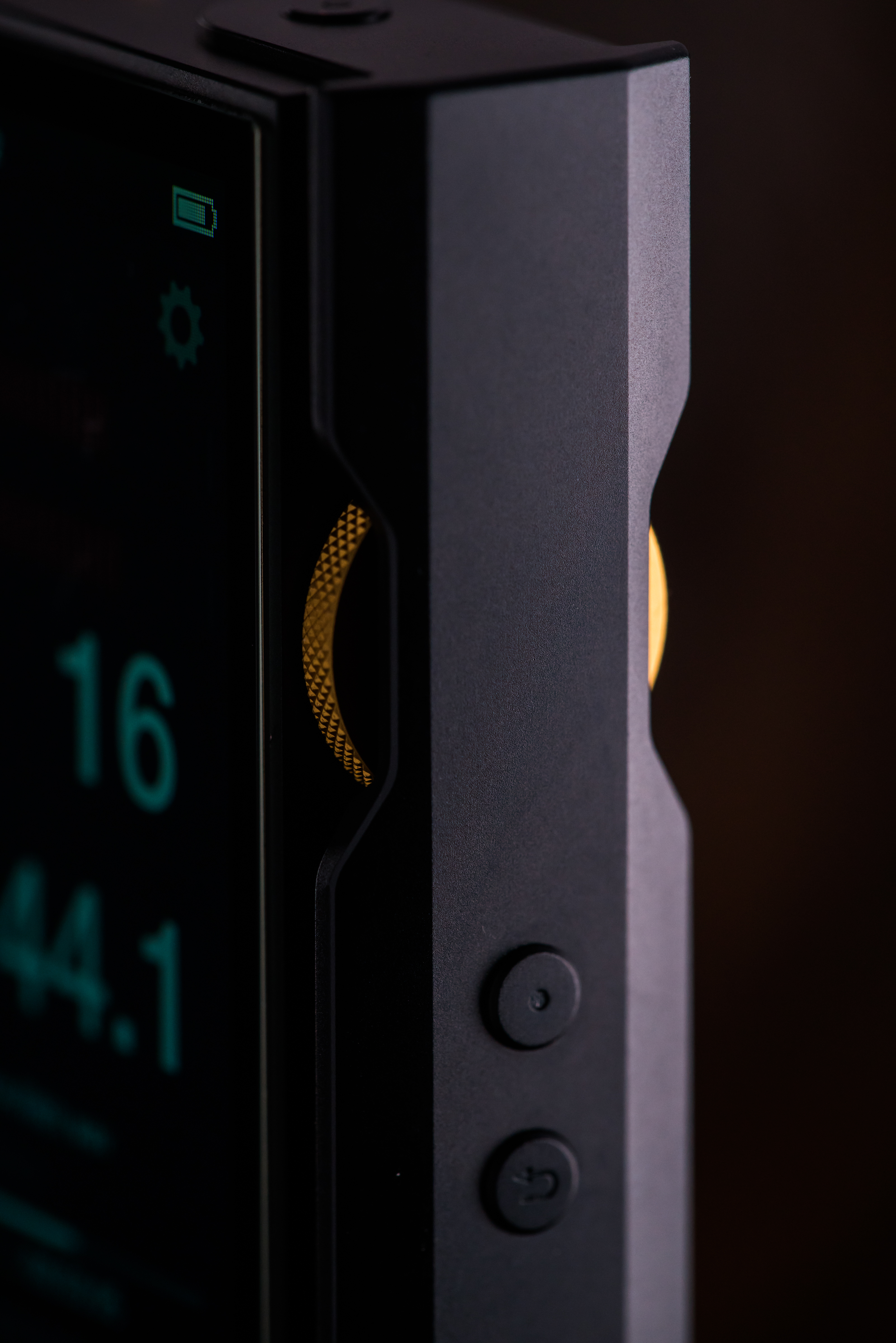 LUXURY & PRECISION P6 PRO 至高聽感分立R2R便攜播放機