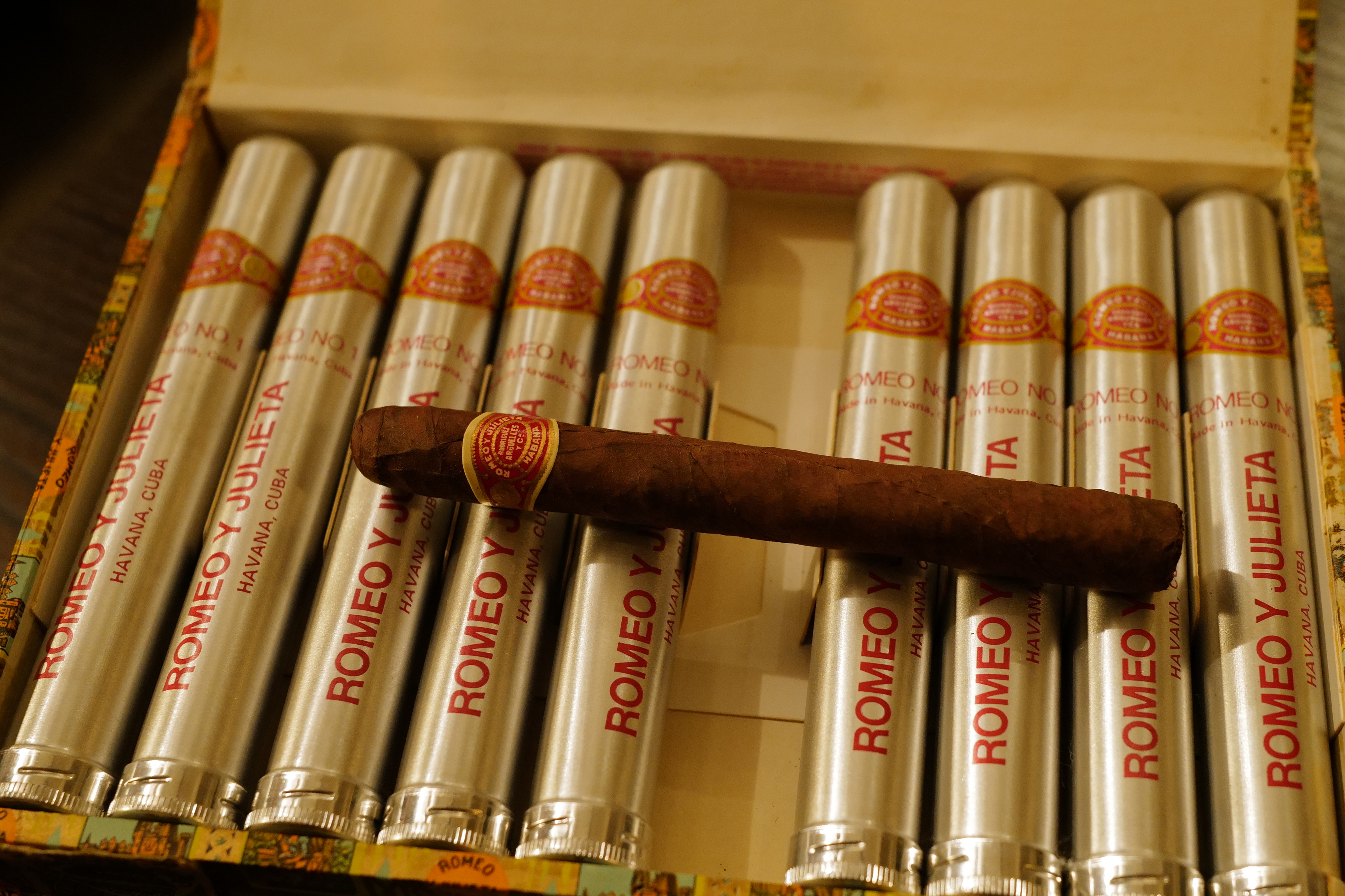 Romeo y Julieta No. 1 1975 (羅密歐與朱麗葉  羅密歐 1 號)