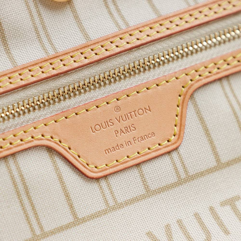 𝐍𝐄𝐕𝐄𝐑𝐅𝐔𝐋𝐋 经典之王👜✨ ▪️尺寸：31*28*14cm▪️ 被称为“性价比之王” 每个女人都该拥有的𝙉𝙚𝙫𝙚𝙧𝙛𝙪𝙡𝙡购物袋， 确实如此，不仅是日常的百搭之王， 更是满足于大容纳量的需求，通勤实用满分好评！ 作为子母包，里面的小包可拆卸单独手提， 一包多用的性价比之王！💕