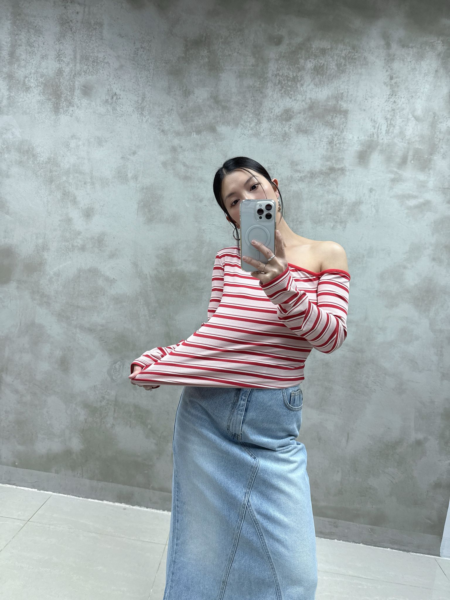 A01 單邊露膊橫間Top