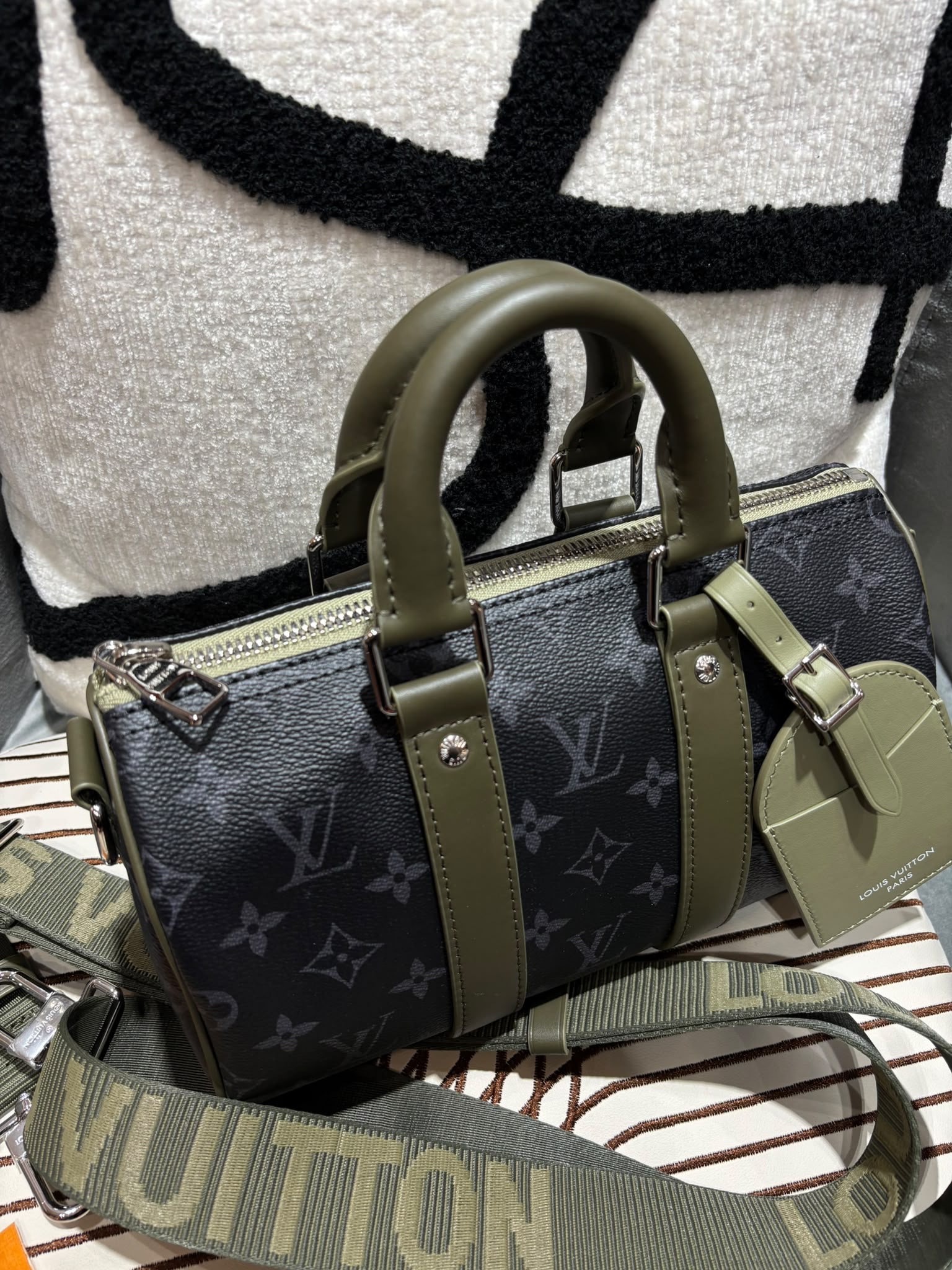 全新 Lv Keepall Bandoulière 25 2 way bag M28638 100%Authentic, 100%New 全新未使用品 ✅收據✅Dust bag ✅Box