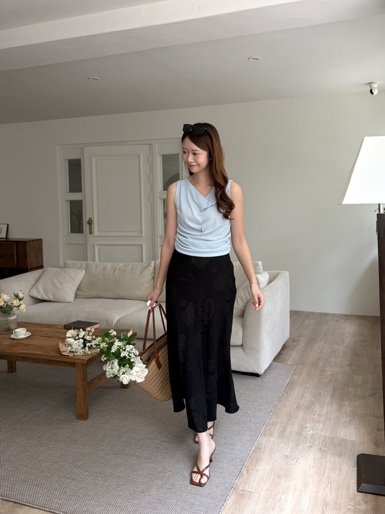 Floral Silky Skirt (Black)