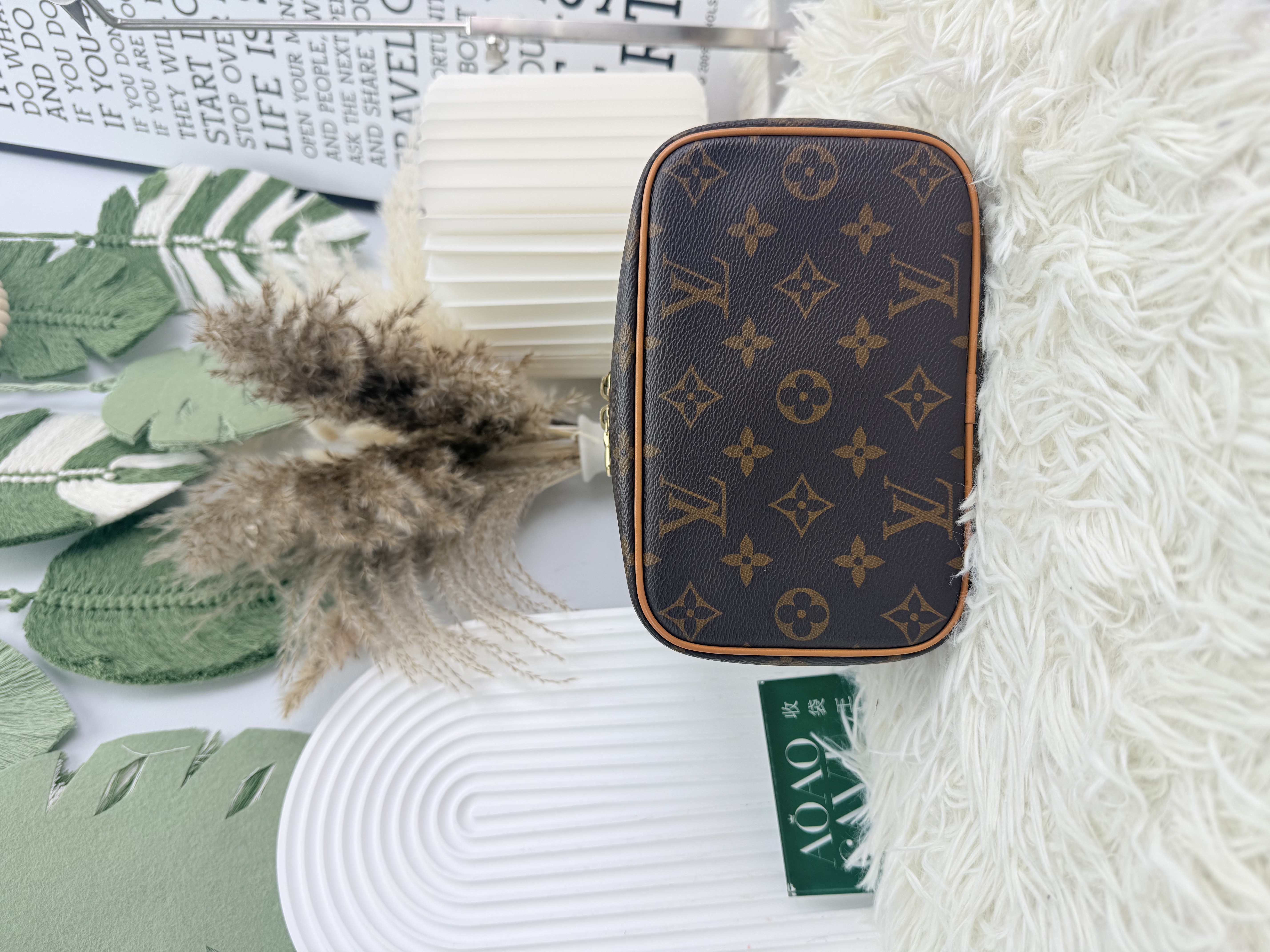 LV🤍PRE OWNED Nice Mini 老花化妝包 手拿包 🤎