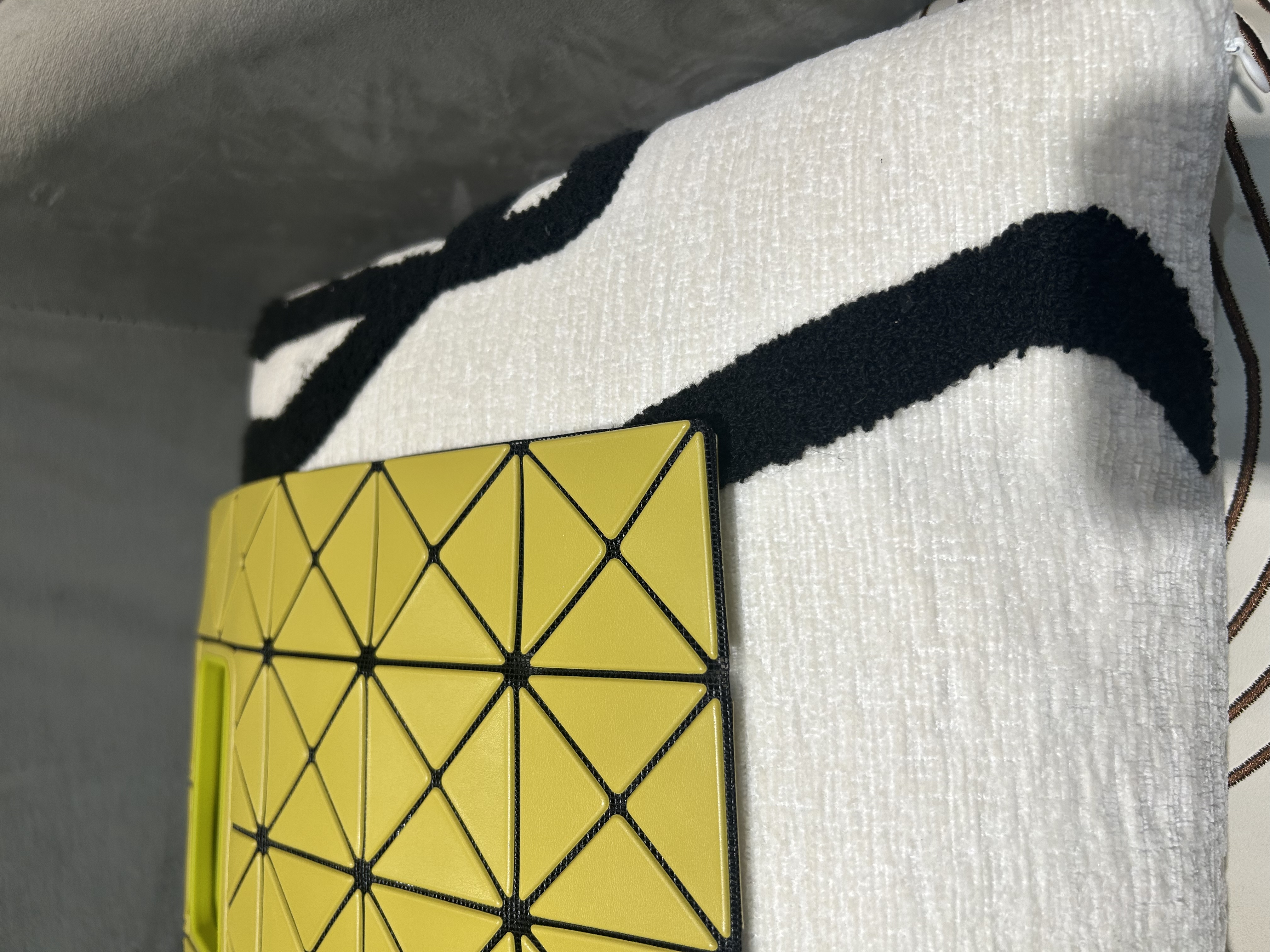 ISSEY MIYAKE BaoBao 4x5 Handbag matte yellow PVC BB33 手挽袋 100%Authentic, 99%New