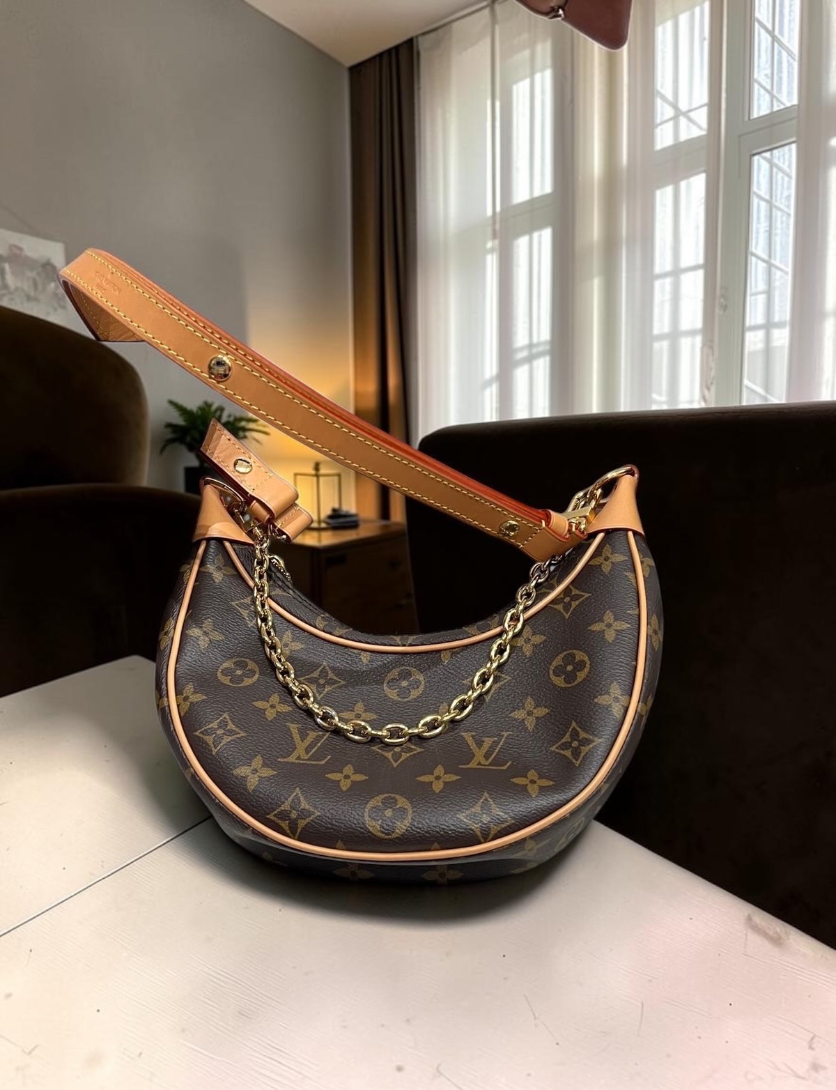 Lv loop hobo monogram M81098 ,100%Authentic, 98%new ✅Dust bag✅Box