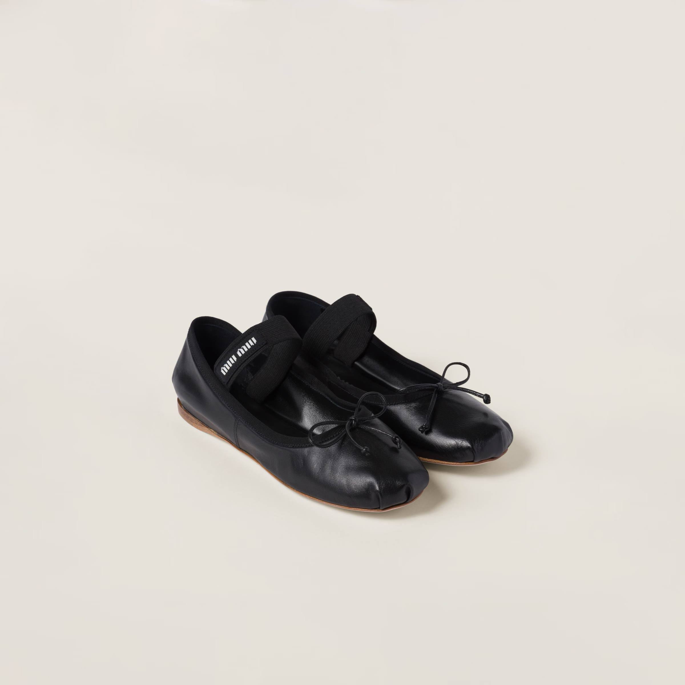 限時優惠✨訂貨🍒MIUMIU 經典款平底鞋 Size 37/37.5/38/39/39.5/40