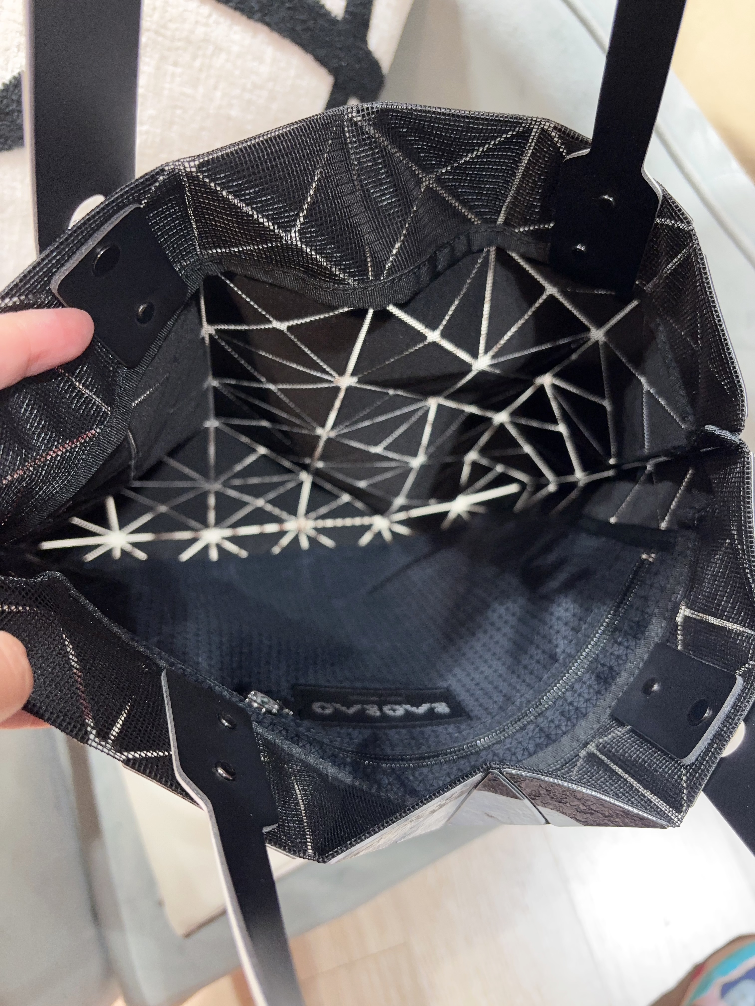 Issey miyake bao bao tote bag 100%Authentic, 99%new ✅dust bag