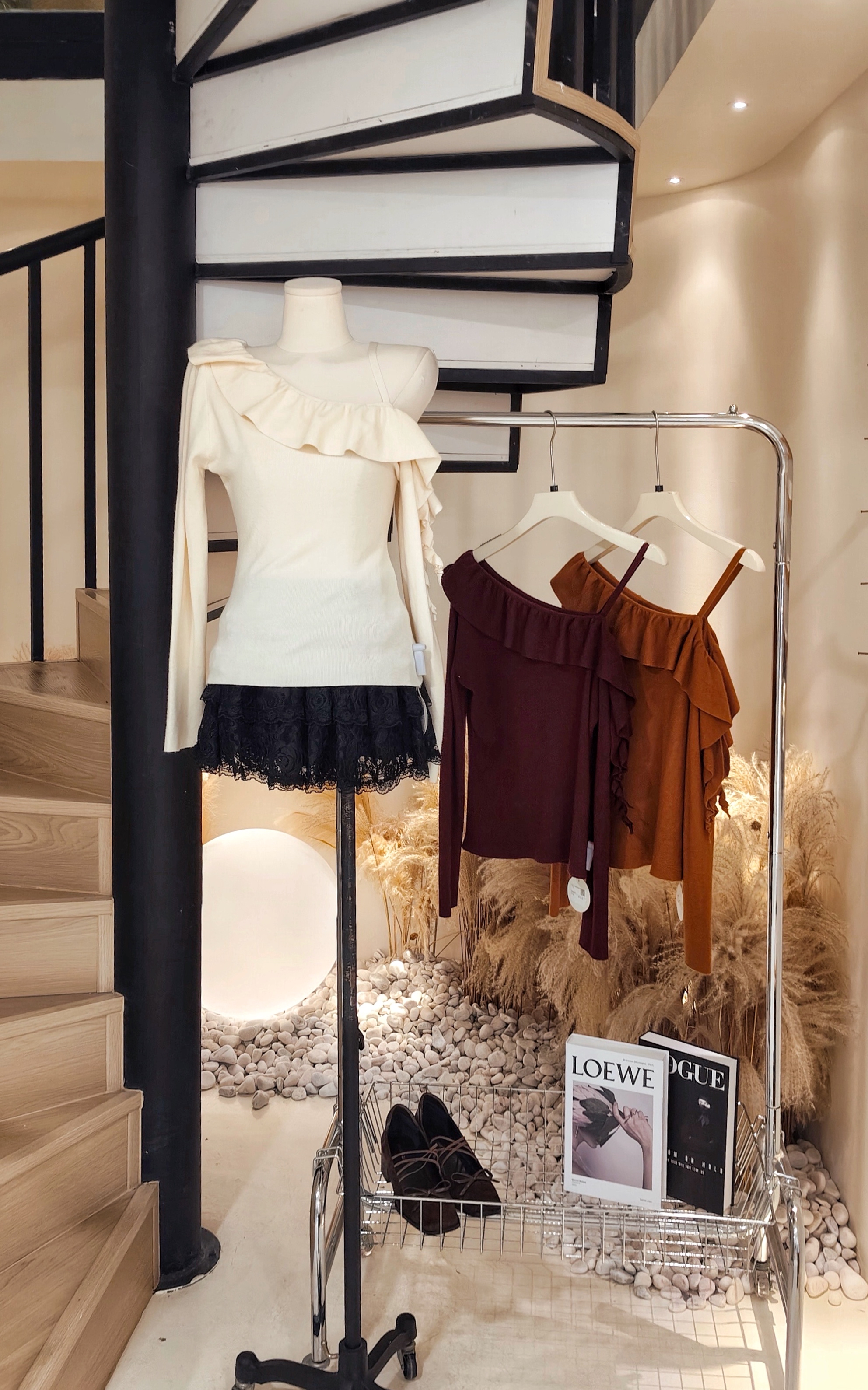 3201不规则肩针织上衣