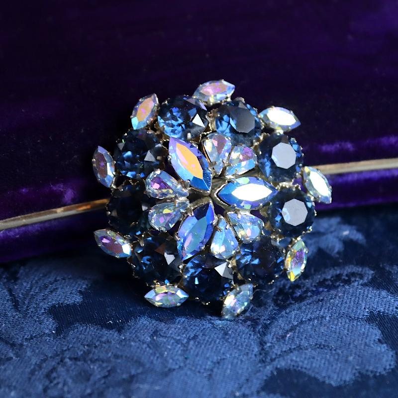 C.a 1950-60s American Gem Blue & Blue Aurora Borealis Rhinestone Floral Cluster Brooch and Clip Earrings Set (MT1595)