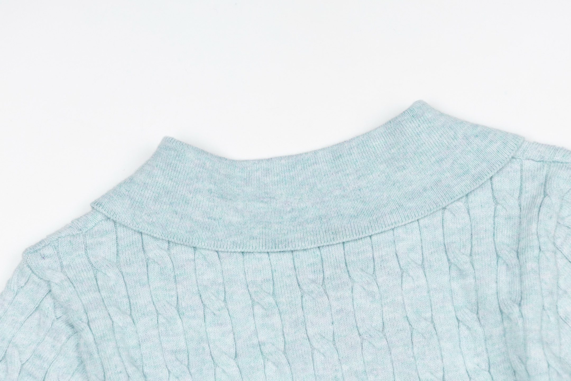 Mardi Mercredi Flower Embroidery Cable Short Sleeve Knit