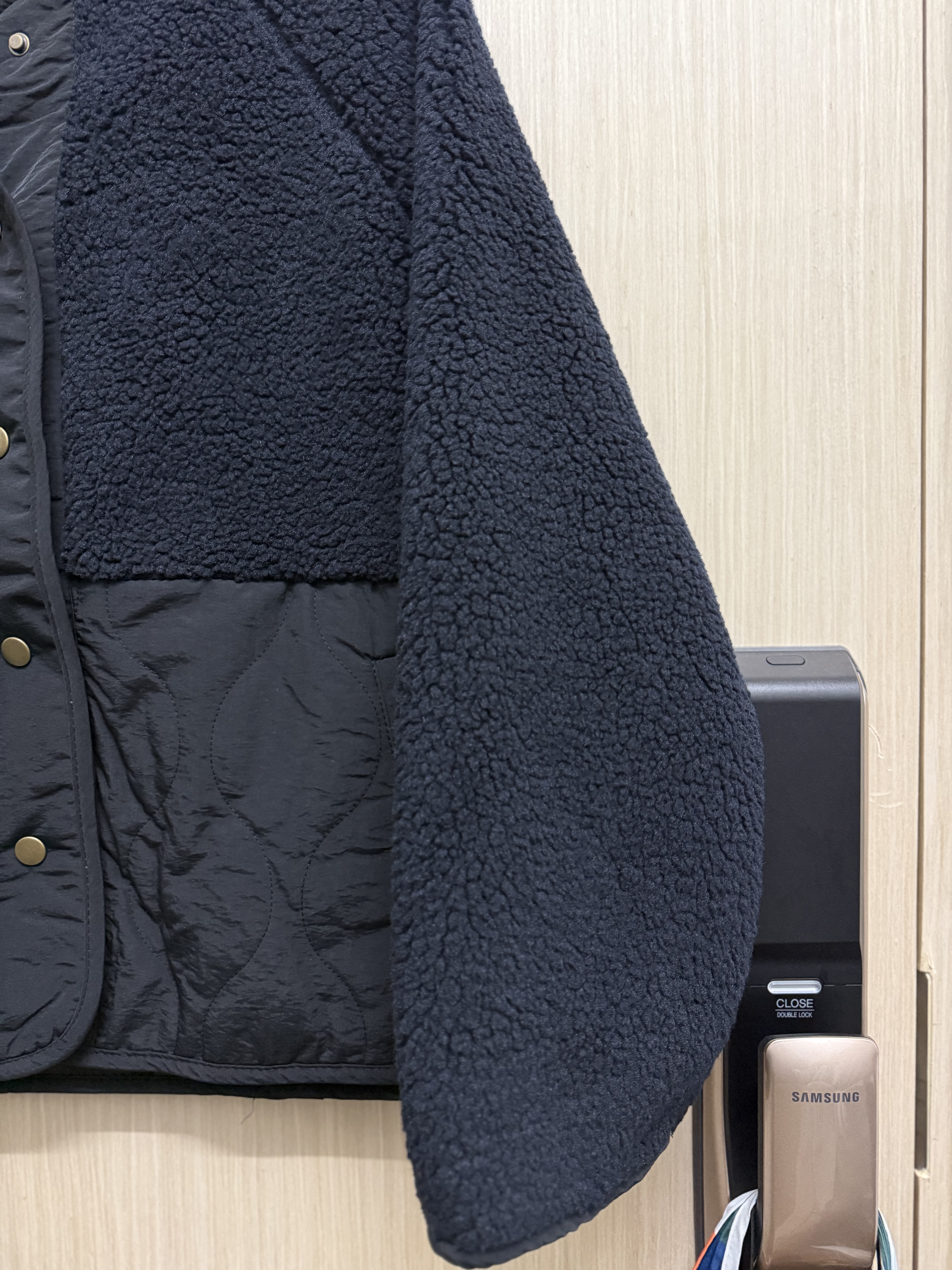 拼布搖粒絨外套（黑色）