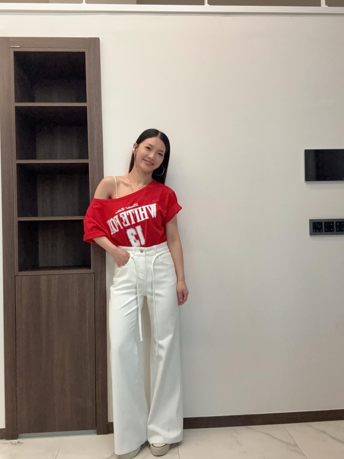 F09 單邊露膊英文字tee