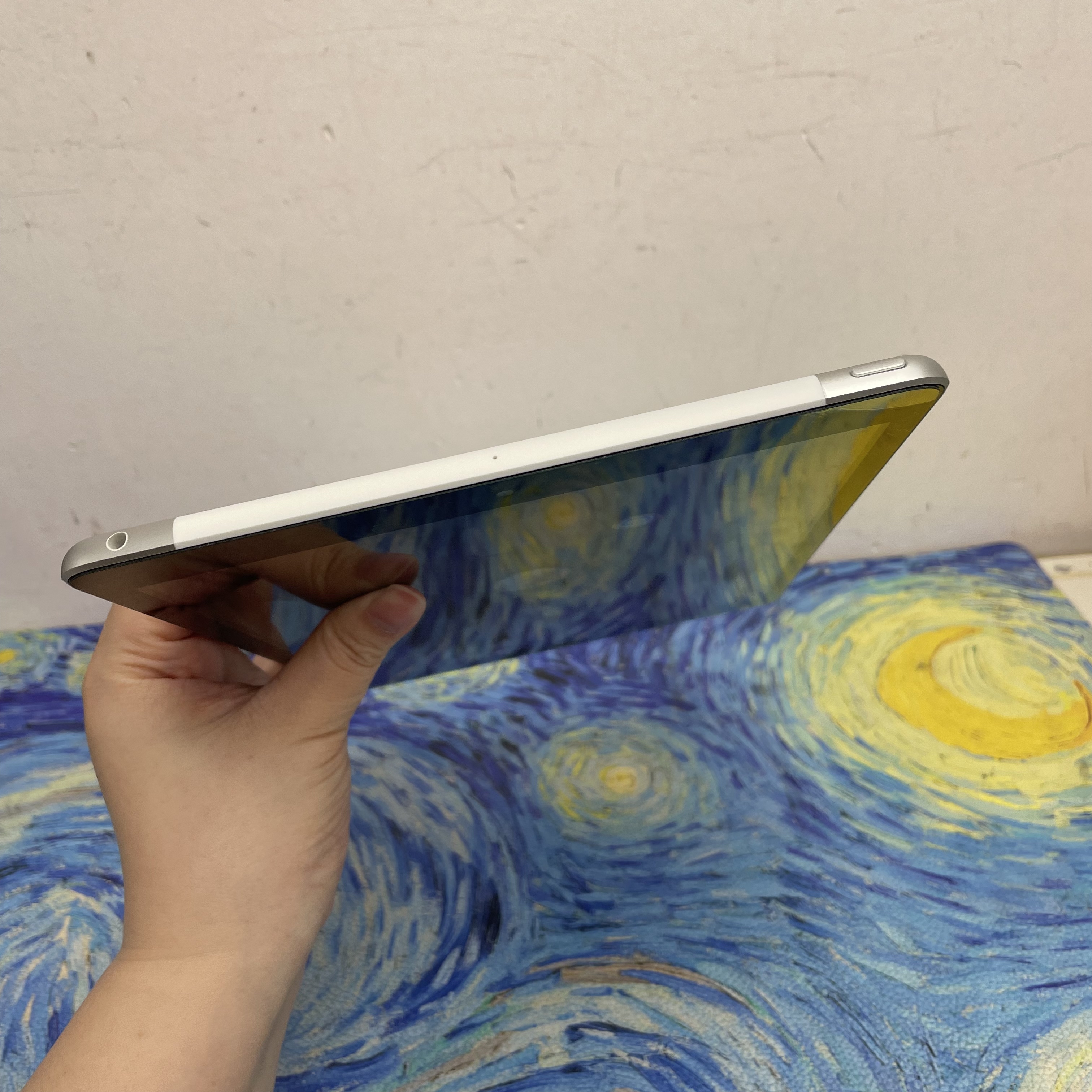 *597394 iPad 9 勁靚機 256GB 插卡版 銀色 sliver