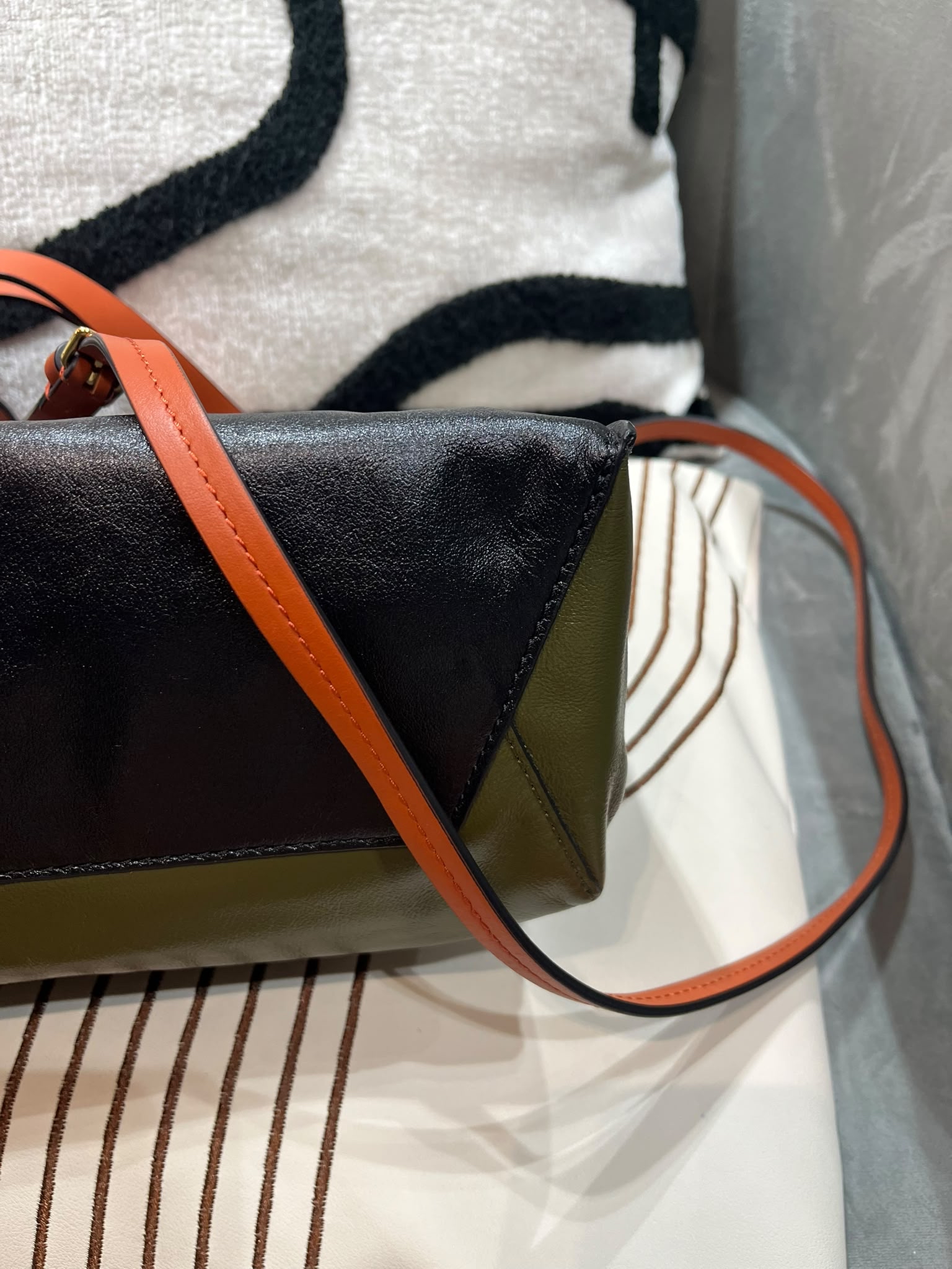 未使用品 Marni 2Way Tote Bag calfskin 100%Authentic, unused 未使用品 ✅Dust bag