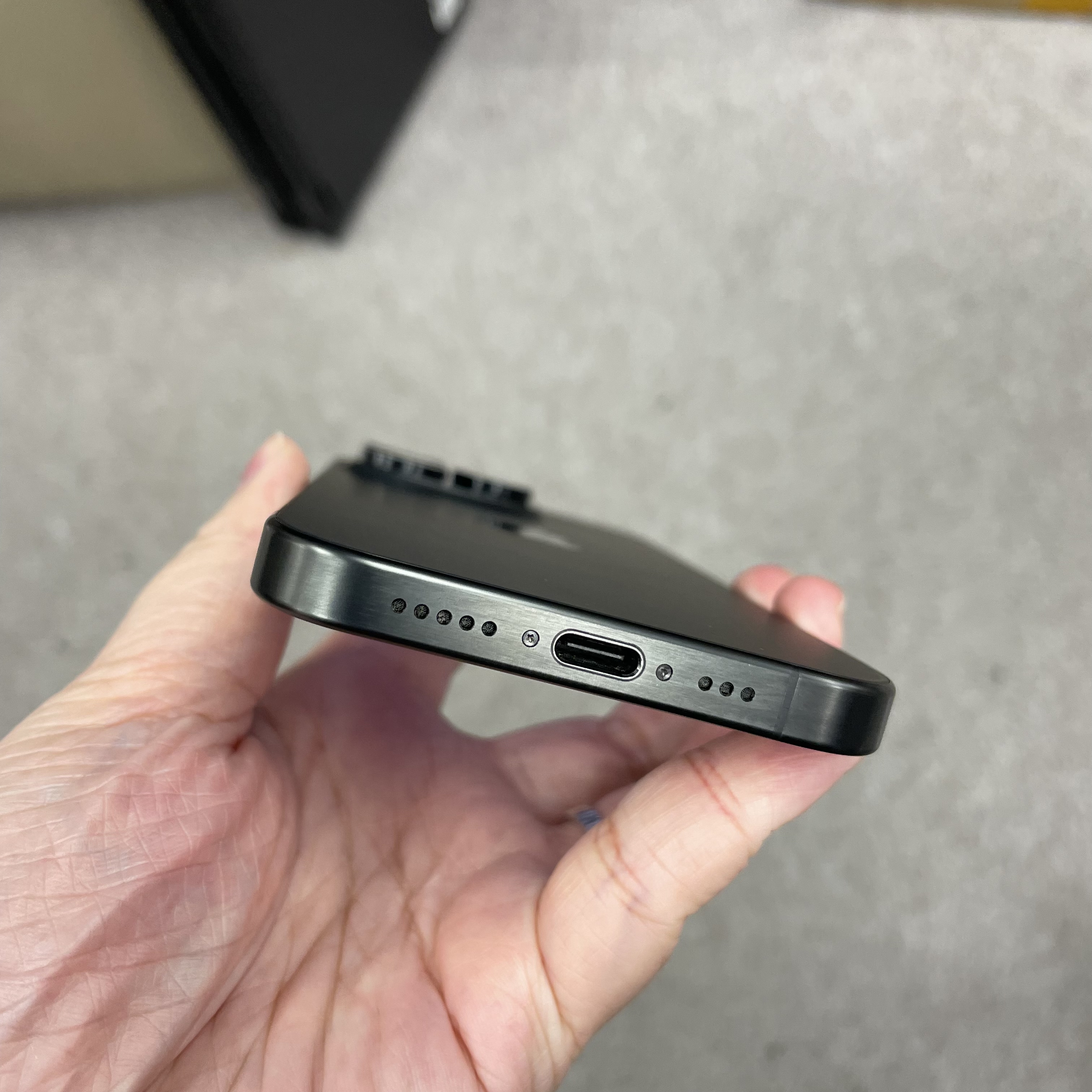 *5761 15 Pro 勁靚機 128GB 電86 黑色 black