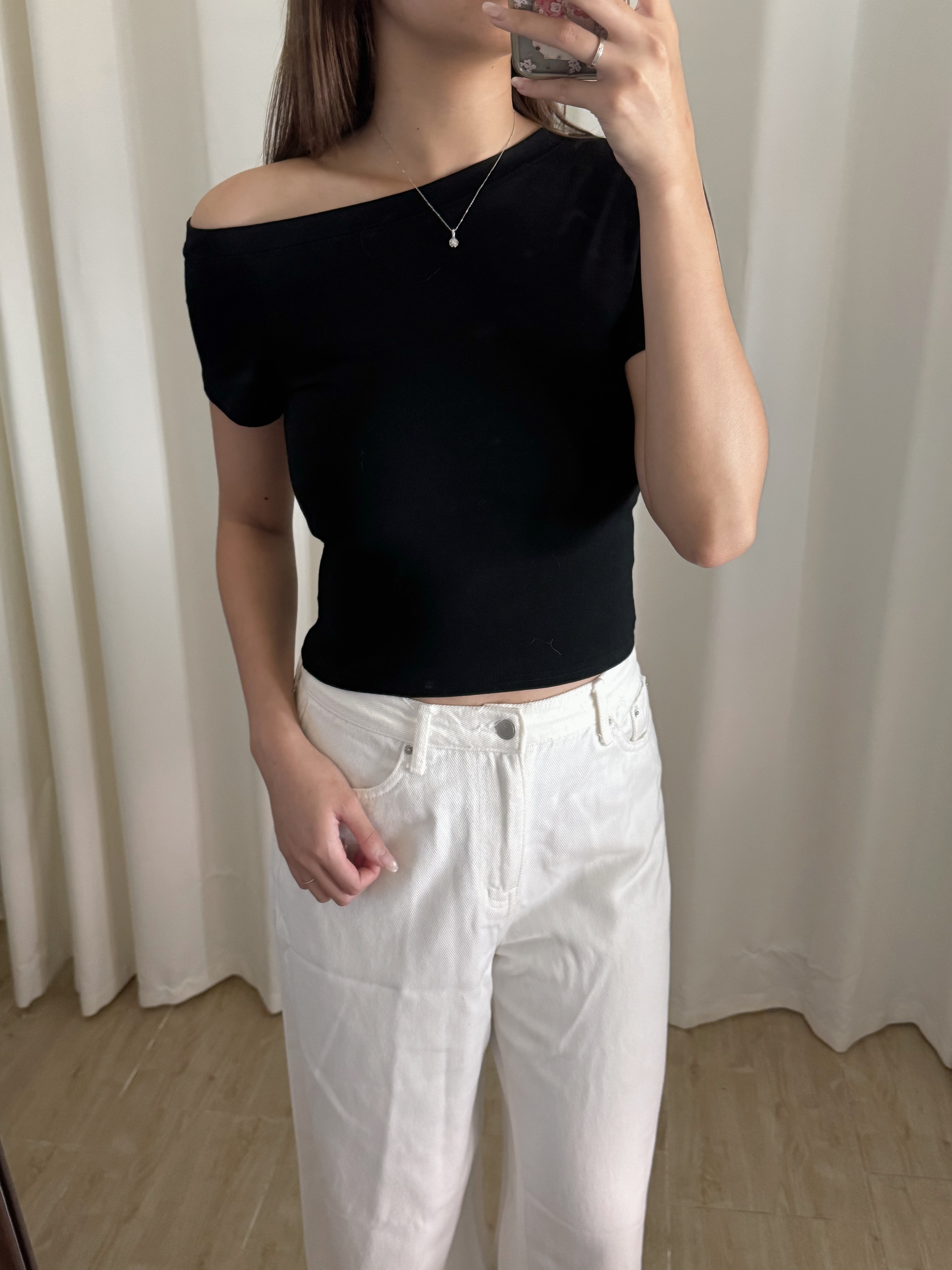 [包2色優惠！$238/2件]簡約淨色斜肩短袖上衣