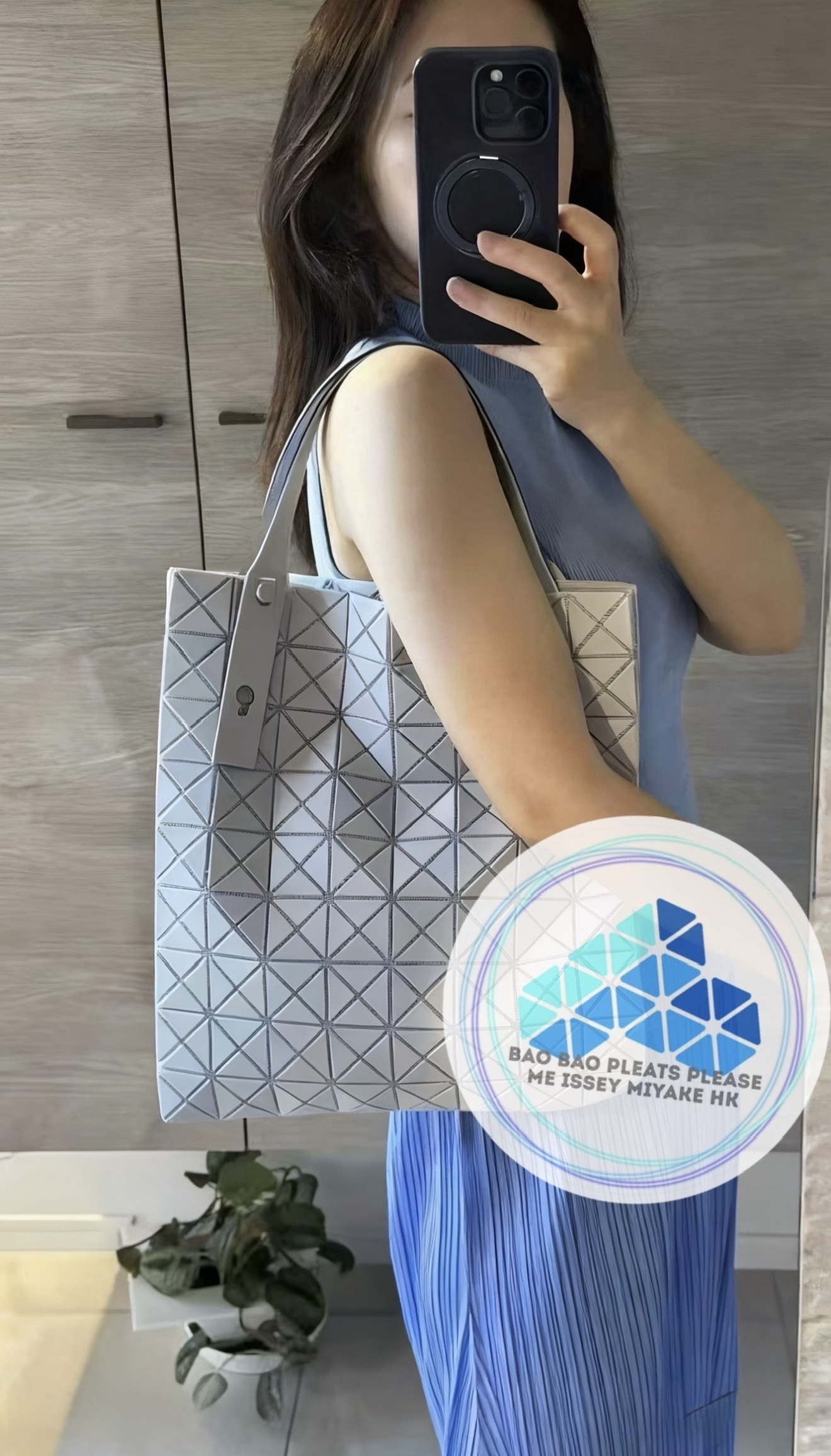 BAO BAO 全新設計立體Prism Plus啞面淺灰8x8 light grey