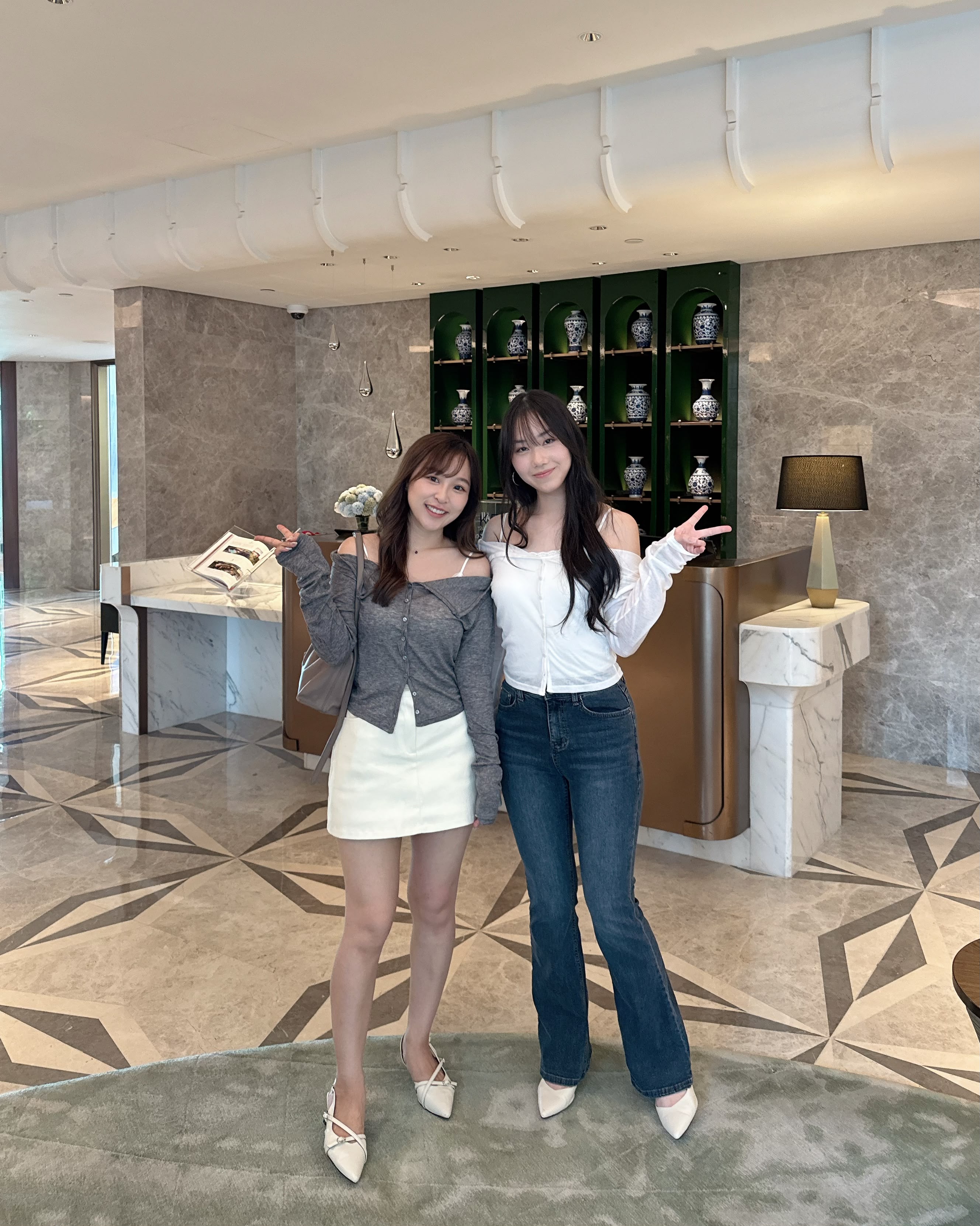 【慵懶午後】微露肩斜領排扣親膚上衣