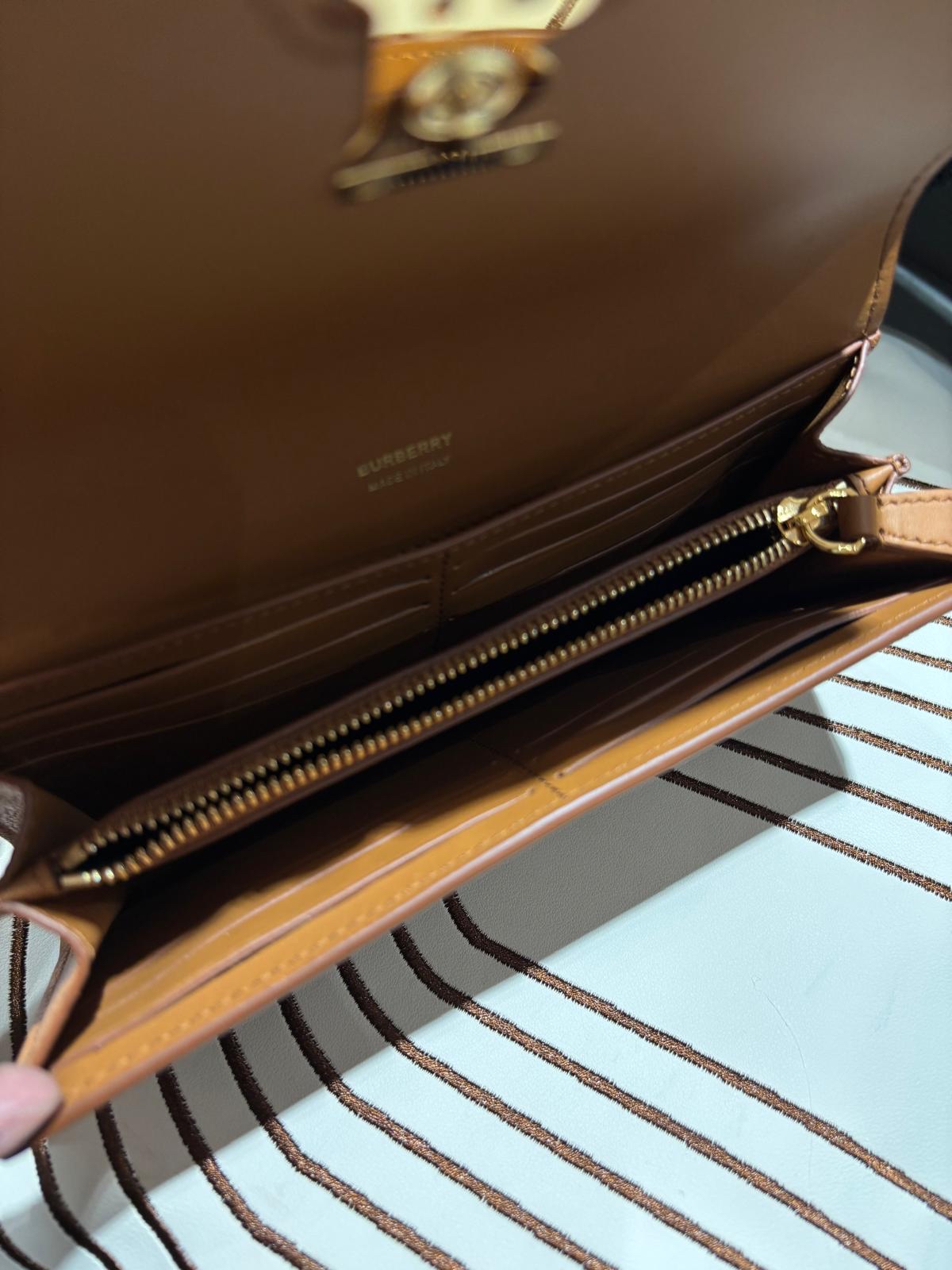 未使用品 Burberry Flap Long Wallet Calfskin Tan 100%Authentic, Unused 未使用品 ✅Dust bag