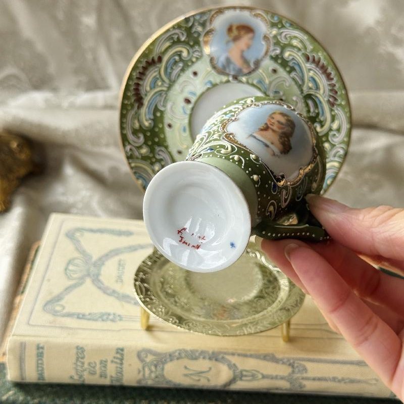C.a. 1940-50s Ardalt Japan Handpainted Demitasse / Expresso Cup Set Duo (MT2466)
