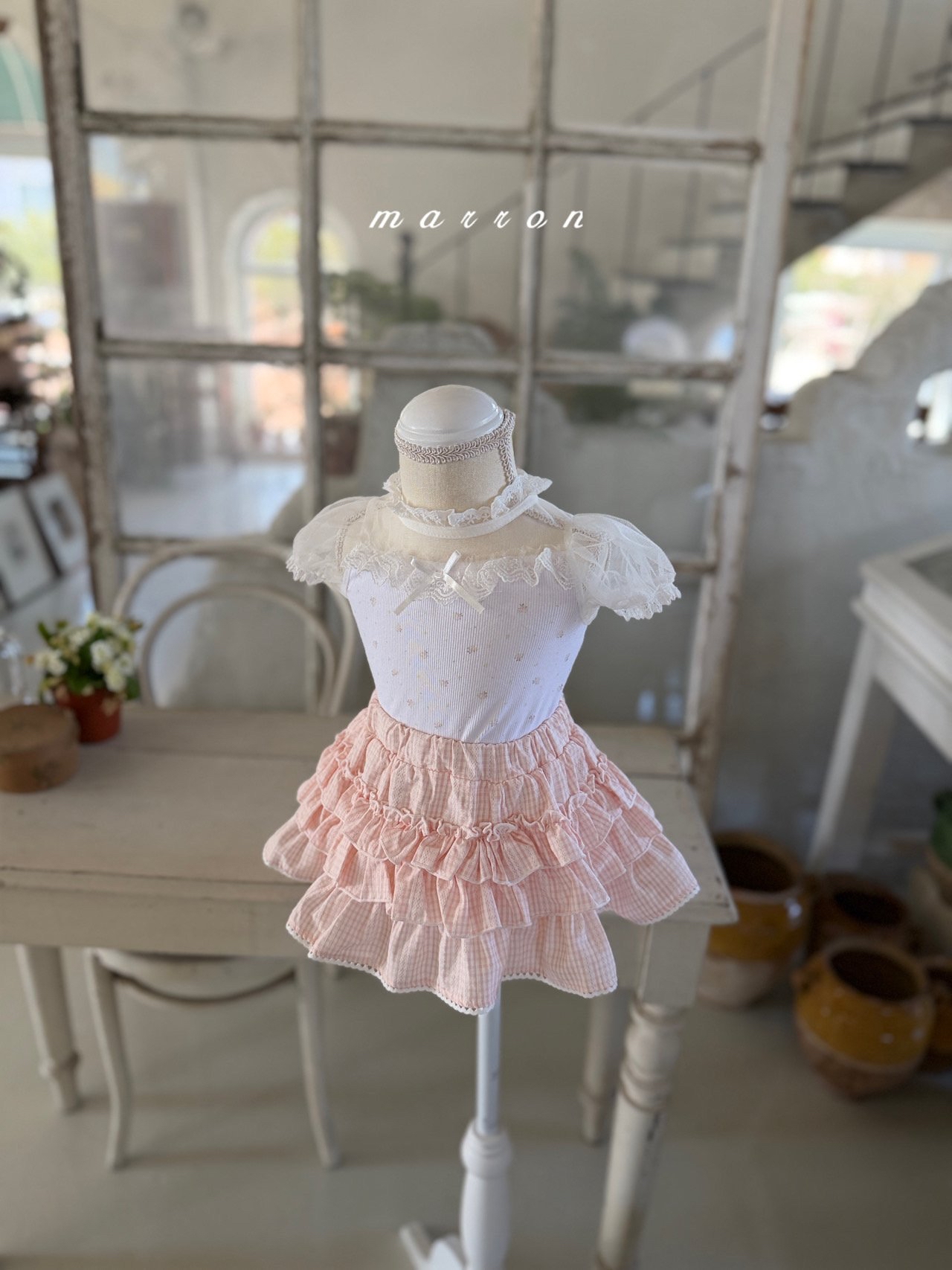 ☀️預訂 韓國直送☀️🇰🇷Marron兩色蕾絲花邊格紋層疊短裙