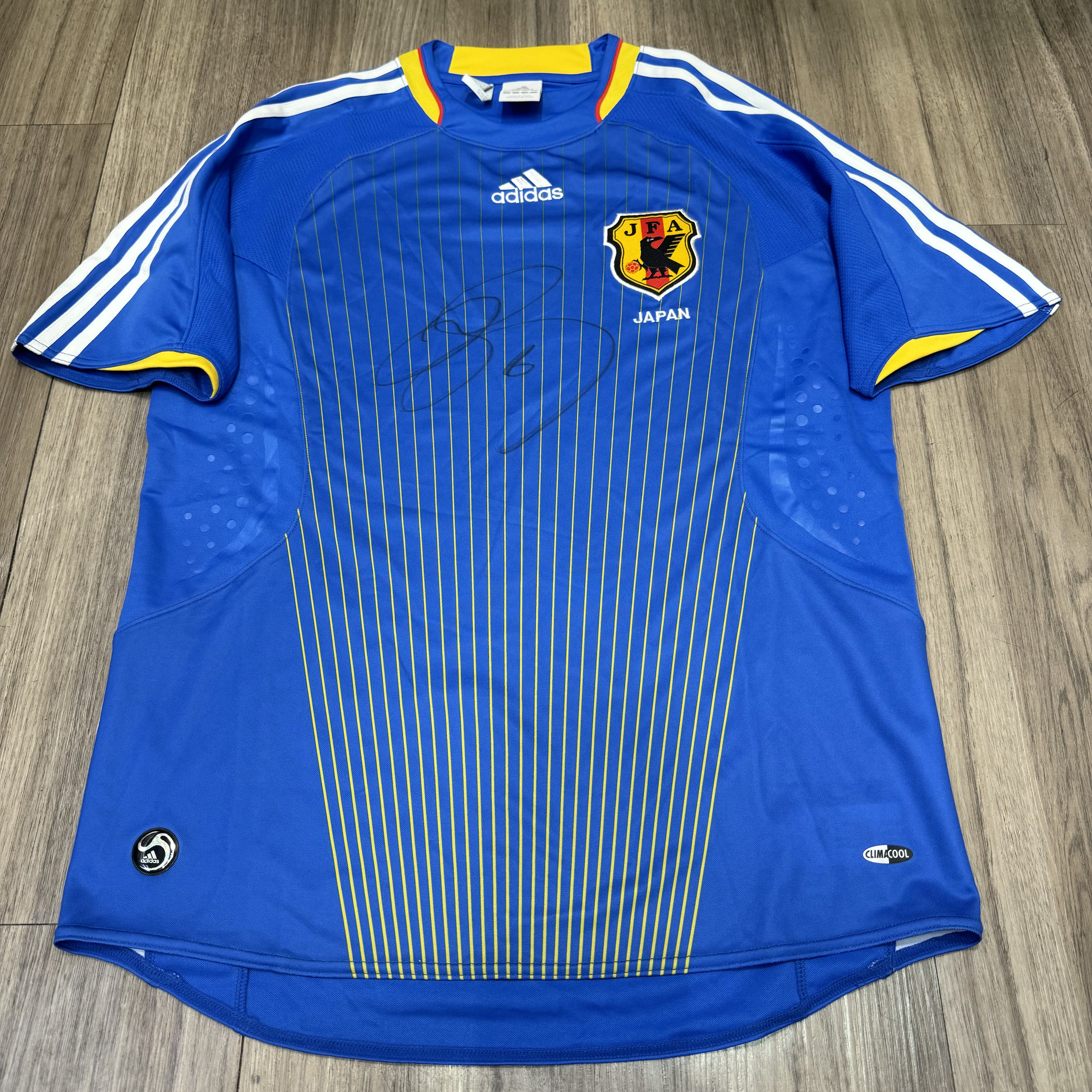 (Signed shirt)Japan 08/10 home shirt Uchida