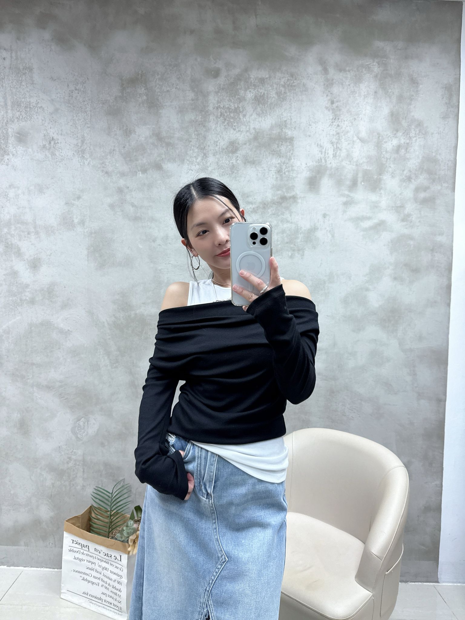 A05 假兩件拼色露膊Top