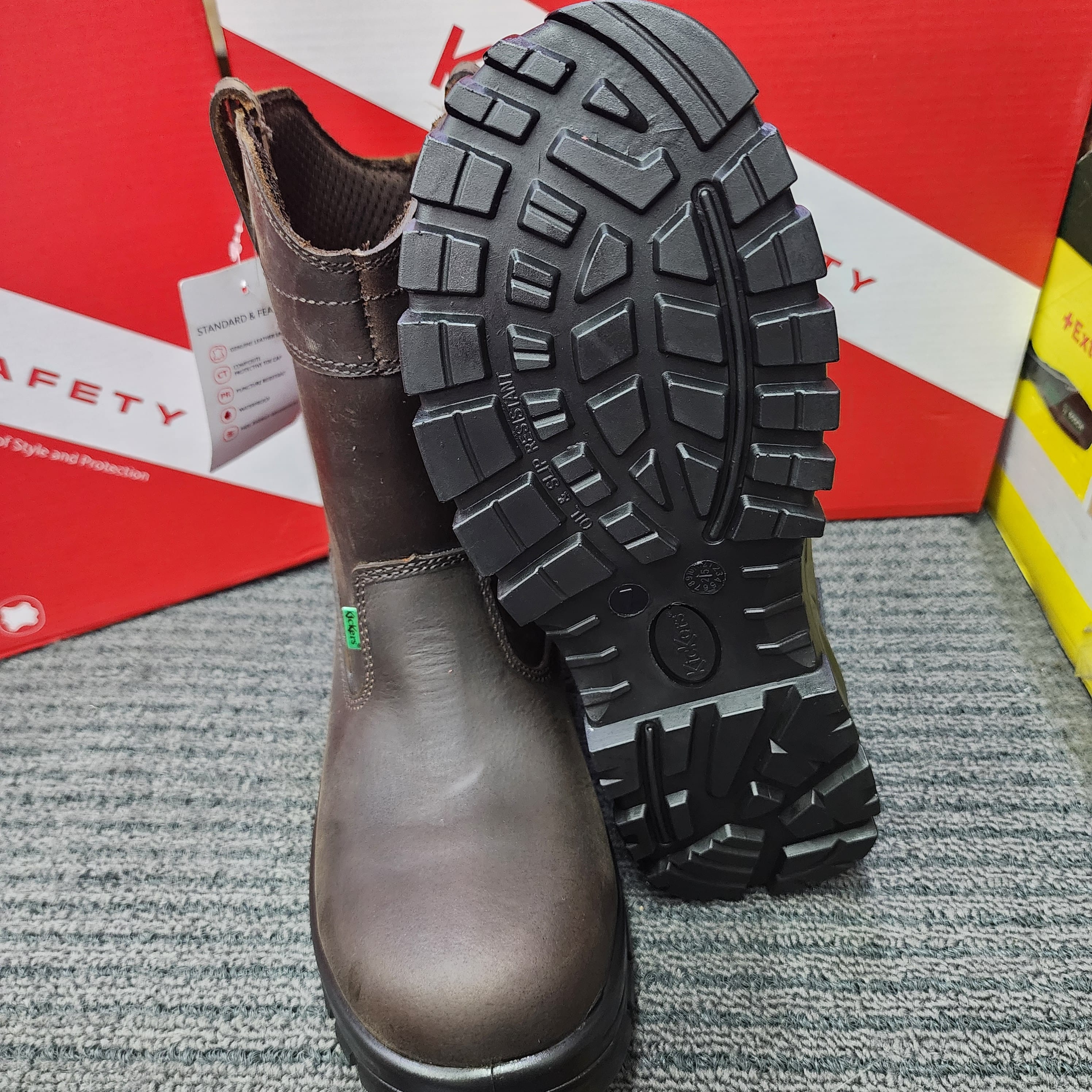 KicKers Safety Shoes 3069 High Cut Full Leather Brown ESD Waterproof Kasut Keselamatan Coklat dengan Perlindungan Maksimum dan Kepatuhan Tinggi