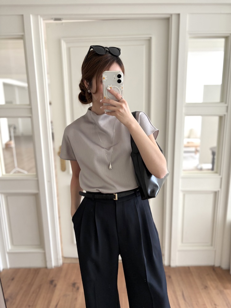 Timeless Pleated Flow Pants (Navy)