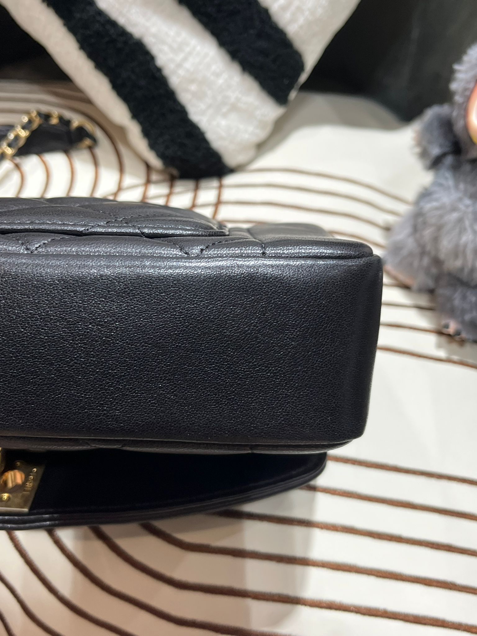 Chanel Diana flap bag 黑金扣 100%Authentic, 98%New  ✅20card✅Dust bag✅box