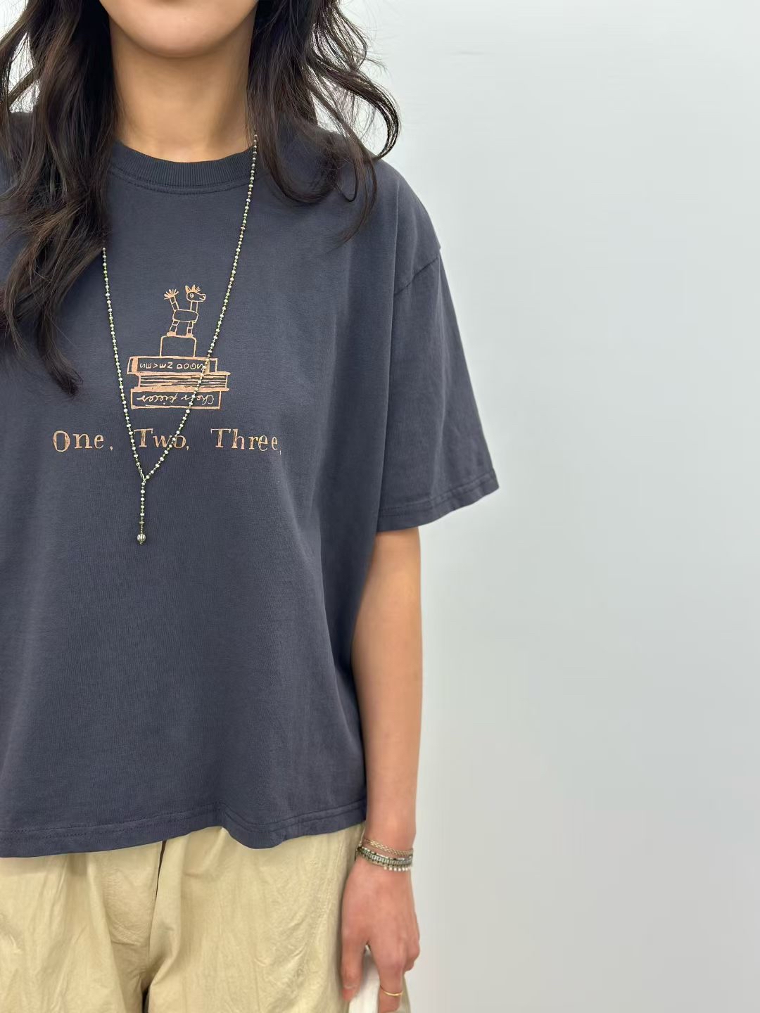 LE OX 法系木馬書本tee-3色