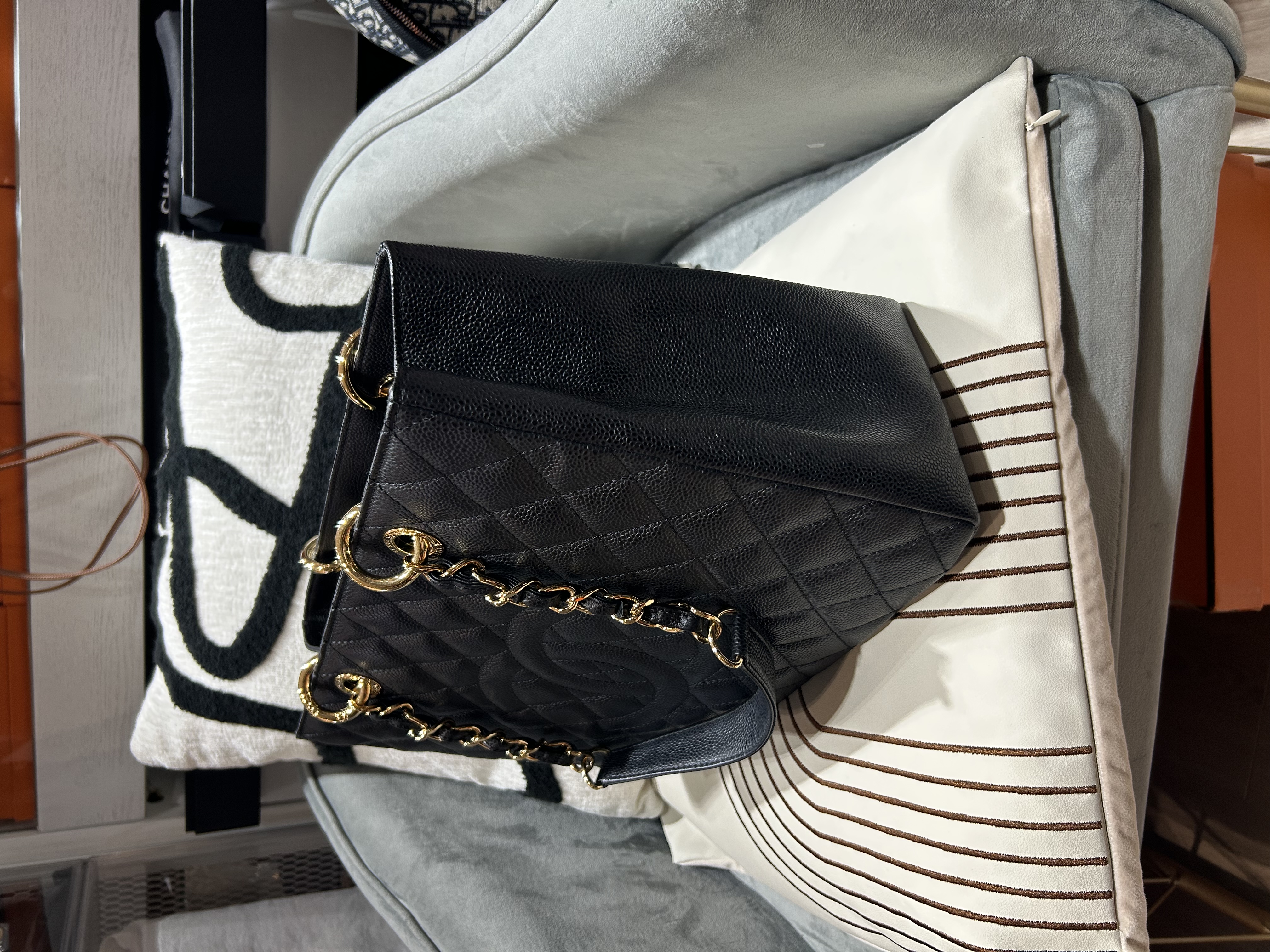 Chanel GST A50995 黑色荔枝牛皮金鏈 grand shopping tote ,100%Authentic, 98%New ☑️15Card☑️Dust bag