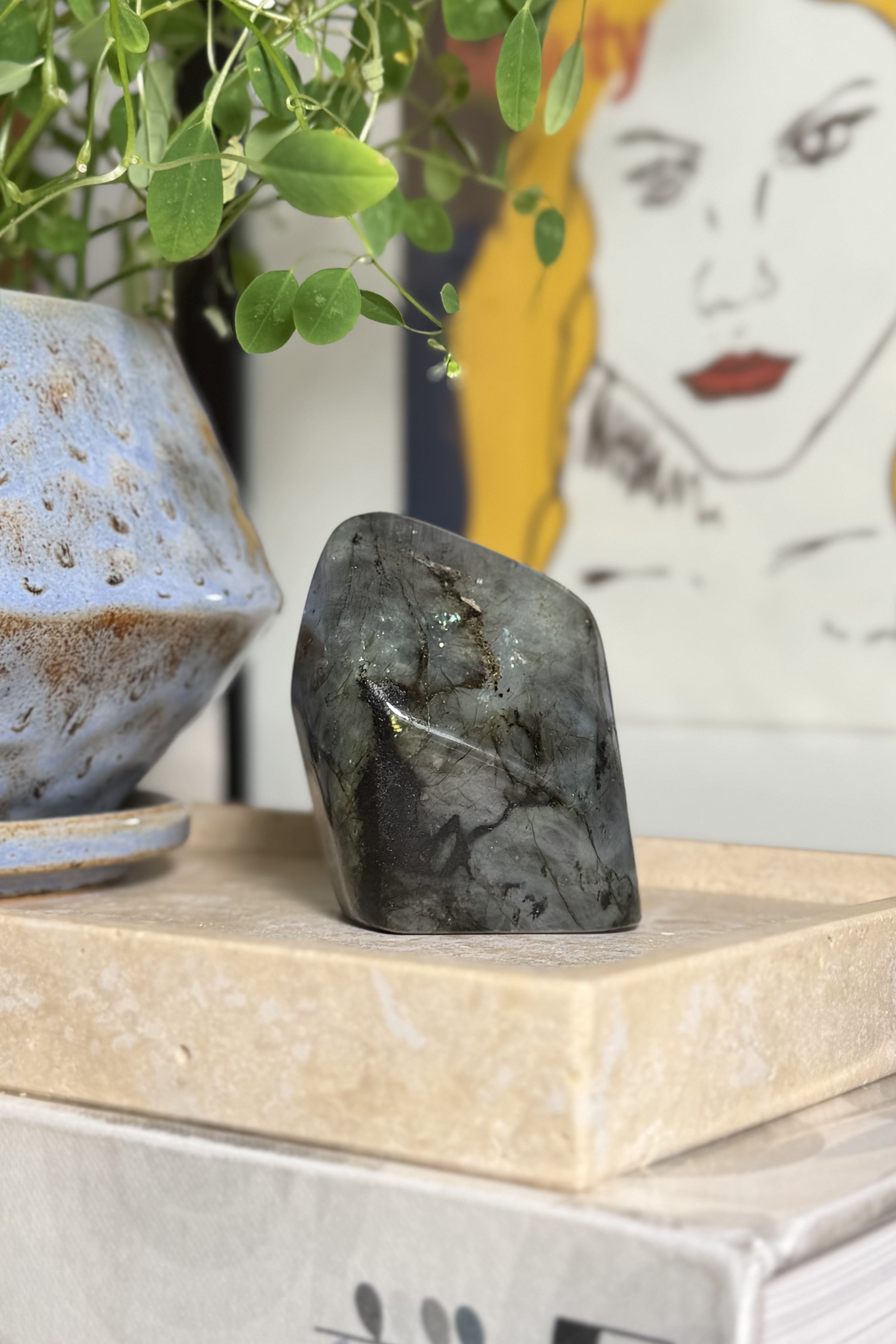  ༒190g 6.4cm幻彩光拉長石擺件༒ LA.0490C5-RA28*09N
