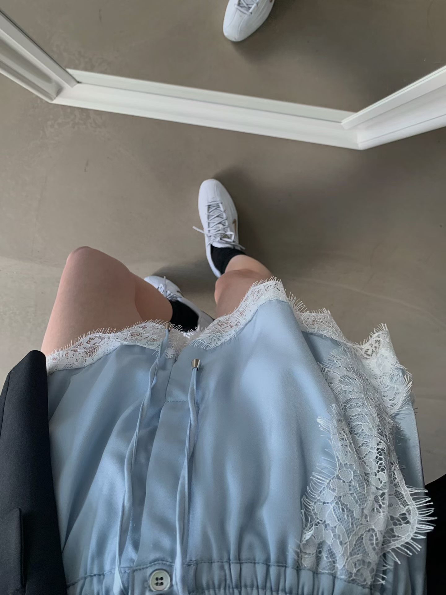 LACE SHORTS