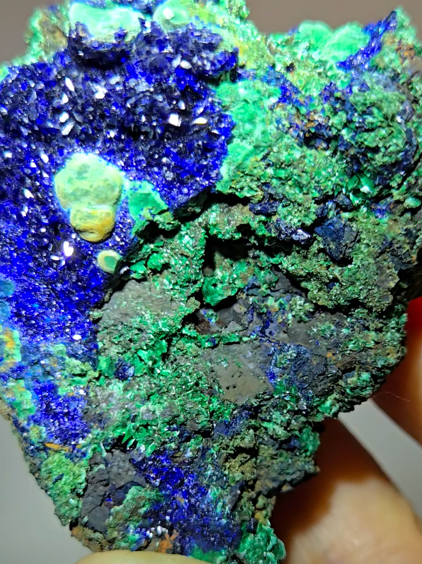 Azurite malachite chrysocolla specimen with big gems - AZ20