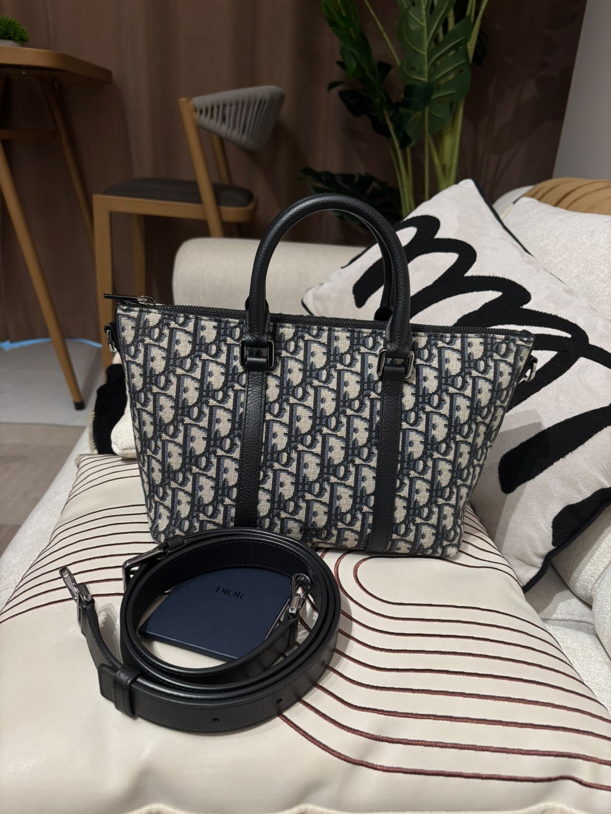 Dior Weekender 25 2 Way Bag Oblique 100%Authentic,98%new ✅ 證書✅dust bag